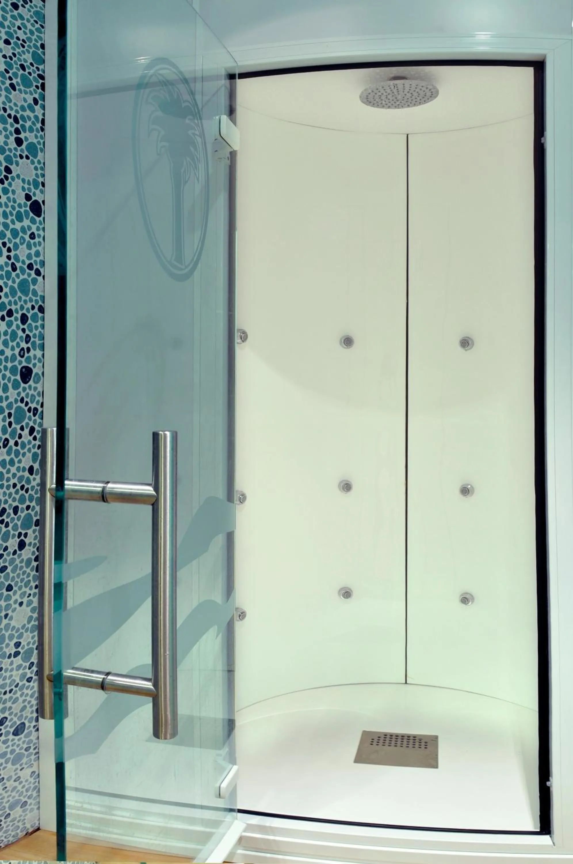 Shower in GHT Oasis Tossa & Spa