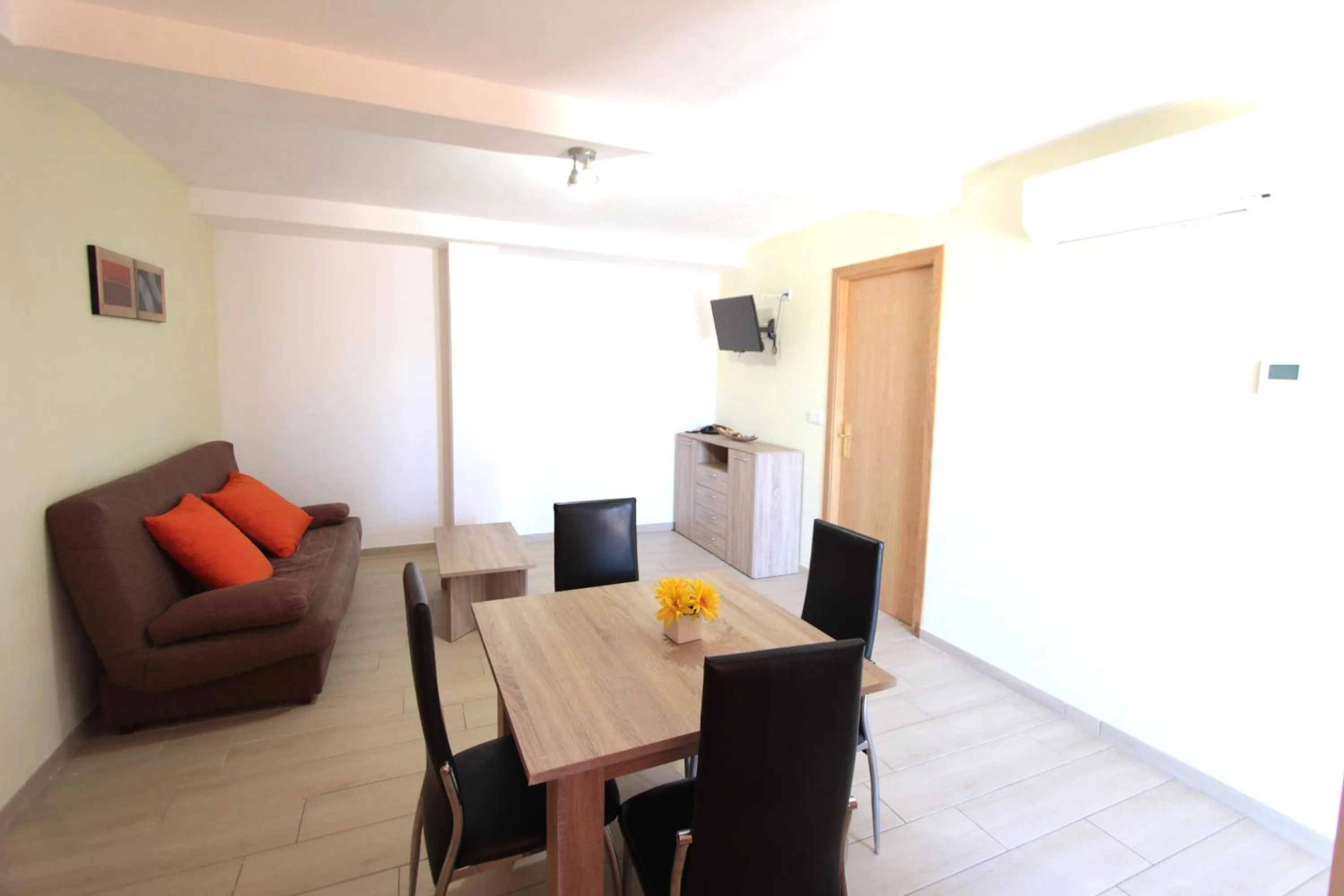 Dining area in Apartamentos Giuliano