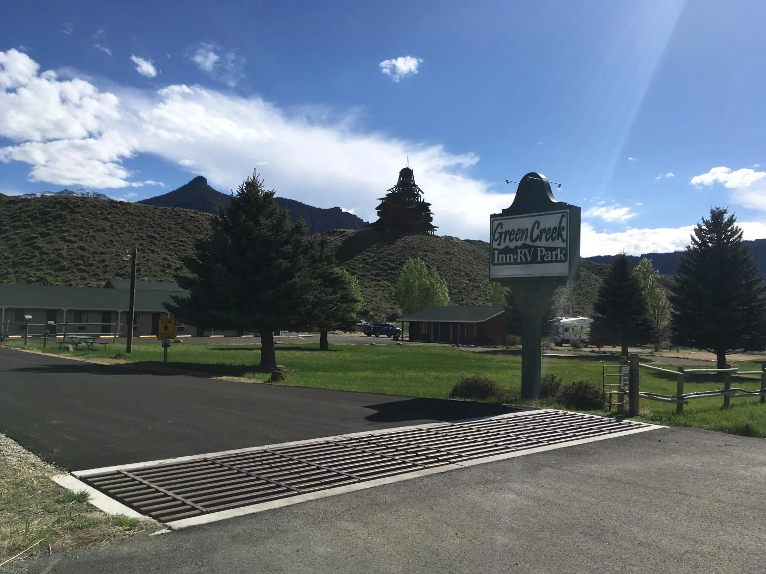 Facade/entrance in Green Creek Inn and RV Park