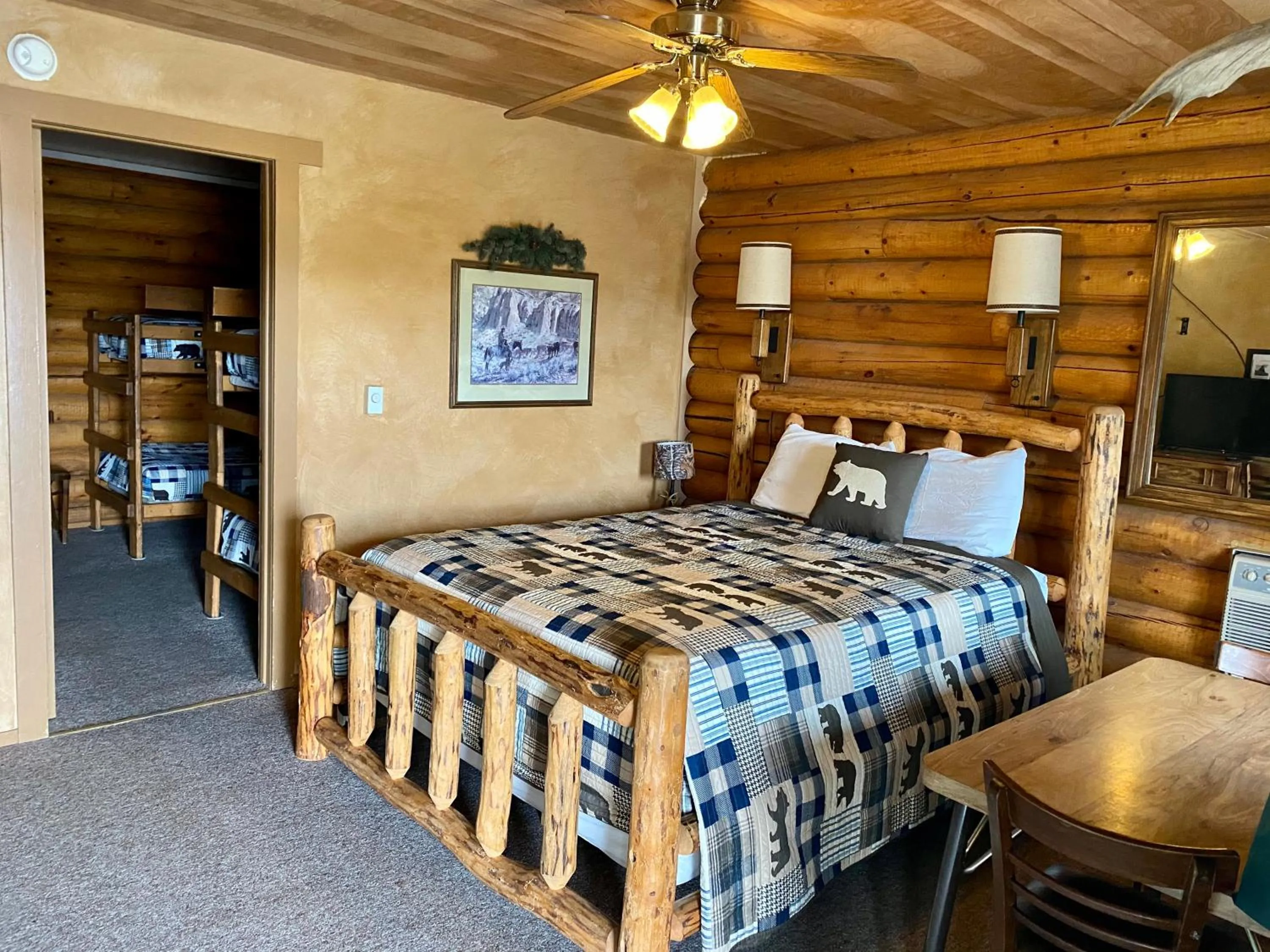 Photo of the whole room, Bed in Green Creek Inn and RV Park