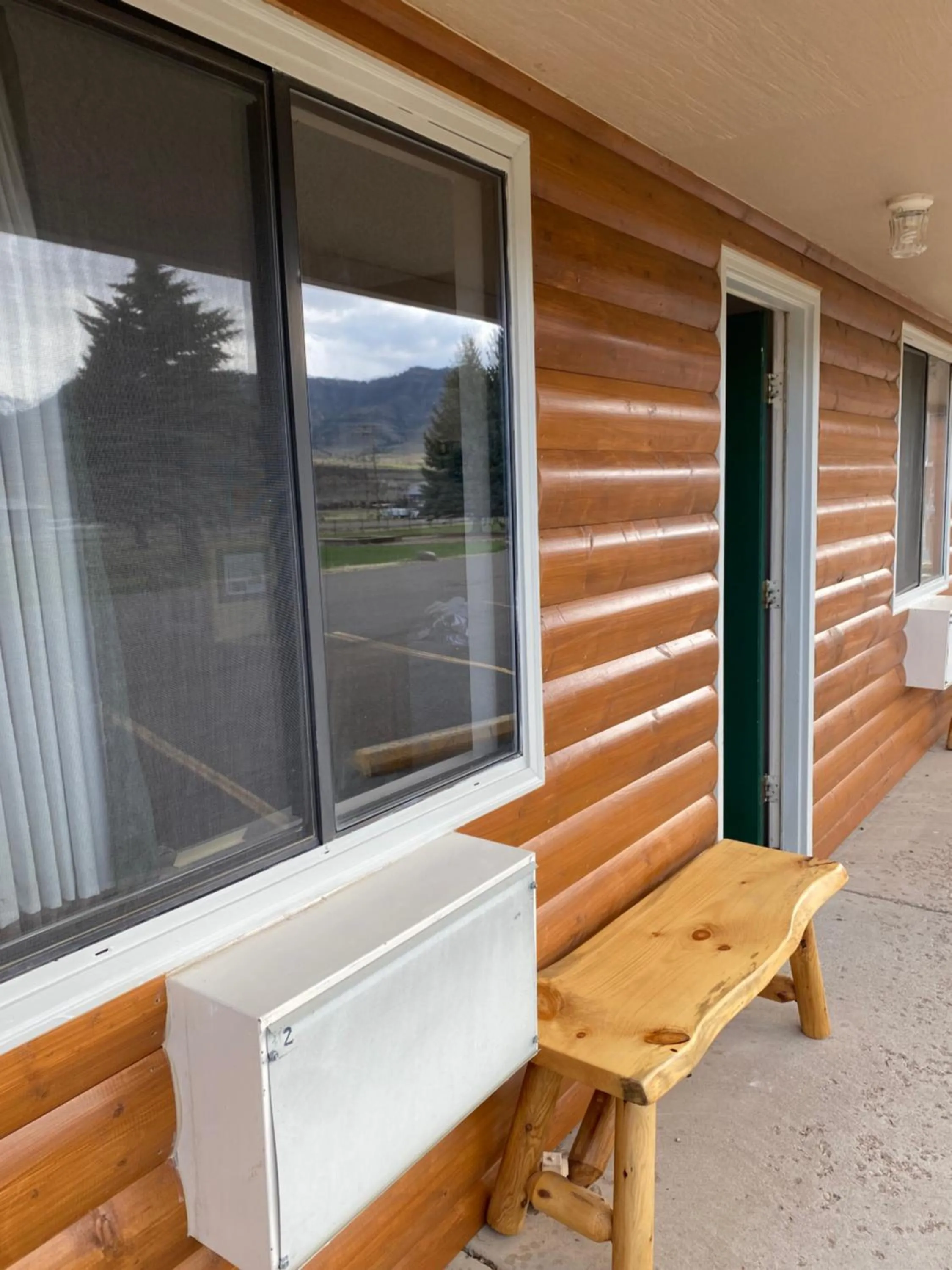 Patio in Green Creek Inn and RV Park