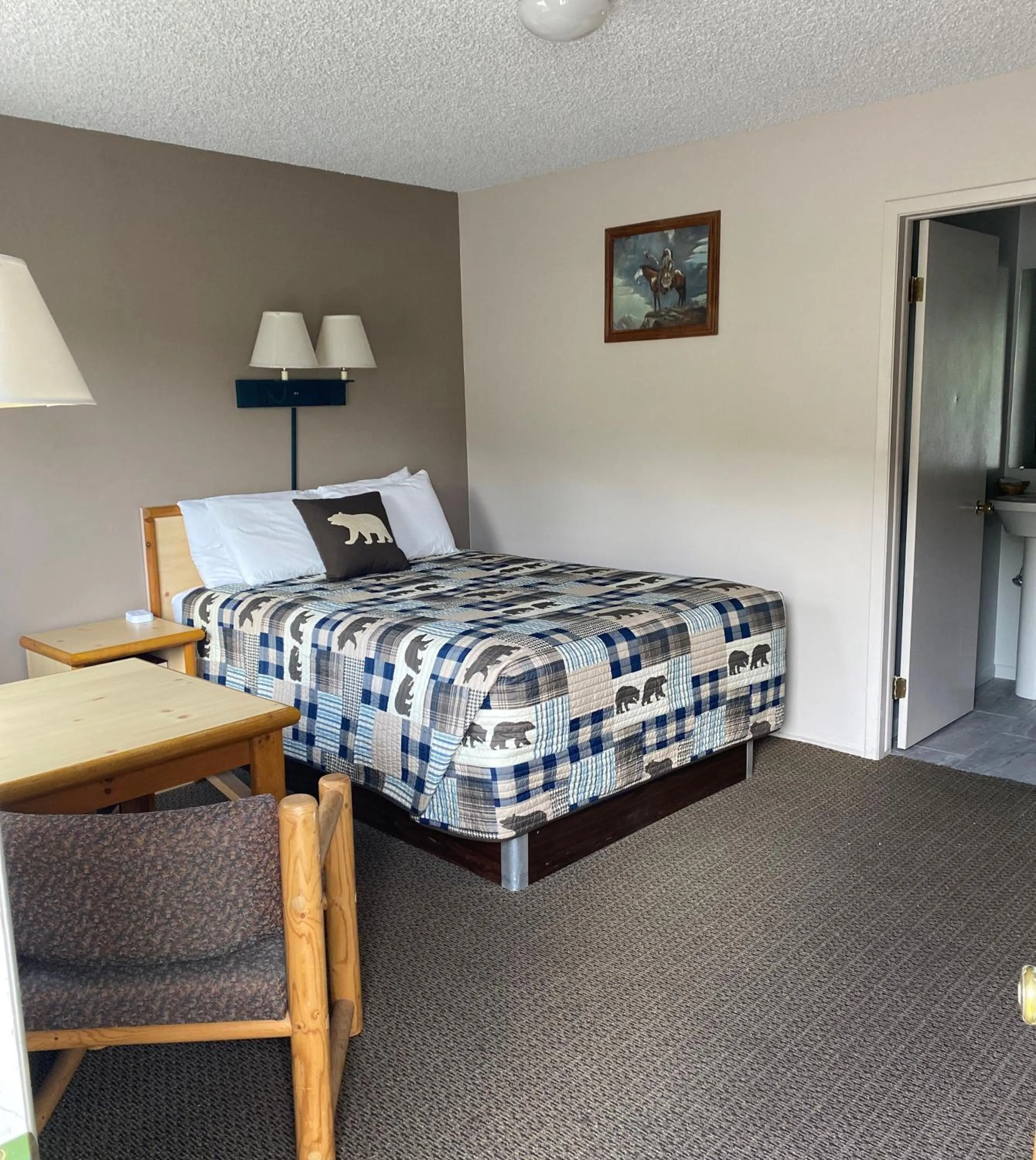 Photo of the whole room, Bed in Green Creek Inn and RV Park