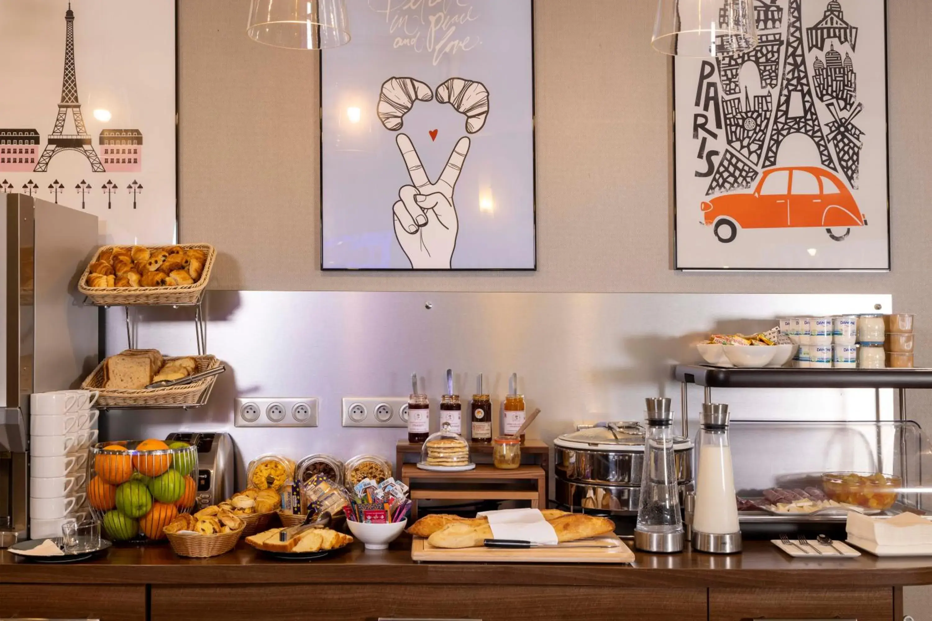 Buffet breakfast in Hôtel L'Interlude Buffet breakfast in Hôtel L'Interlude