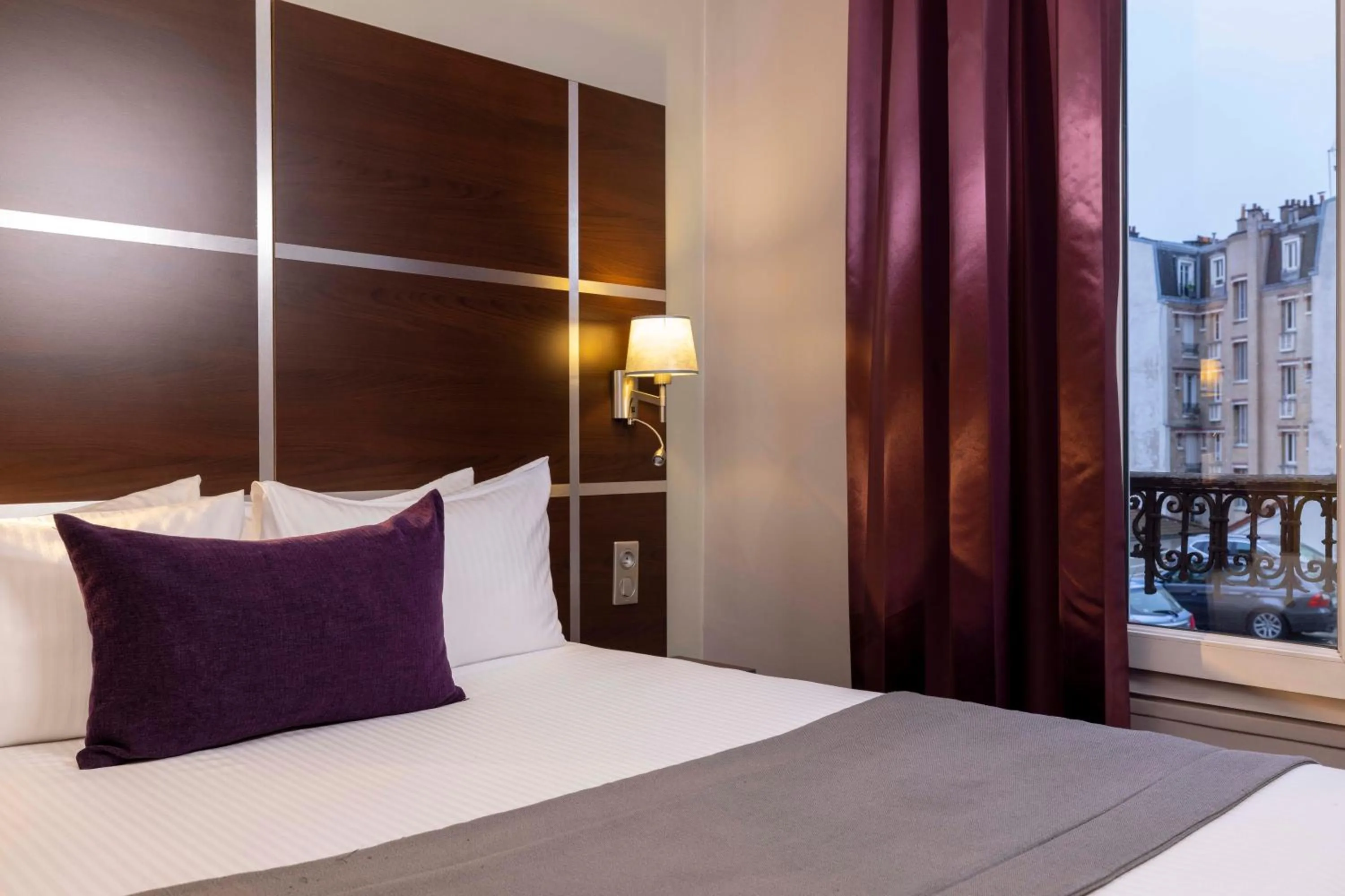 Bed in Hôtel L'Interlude