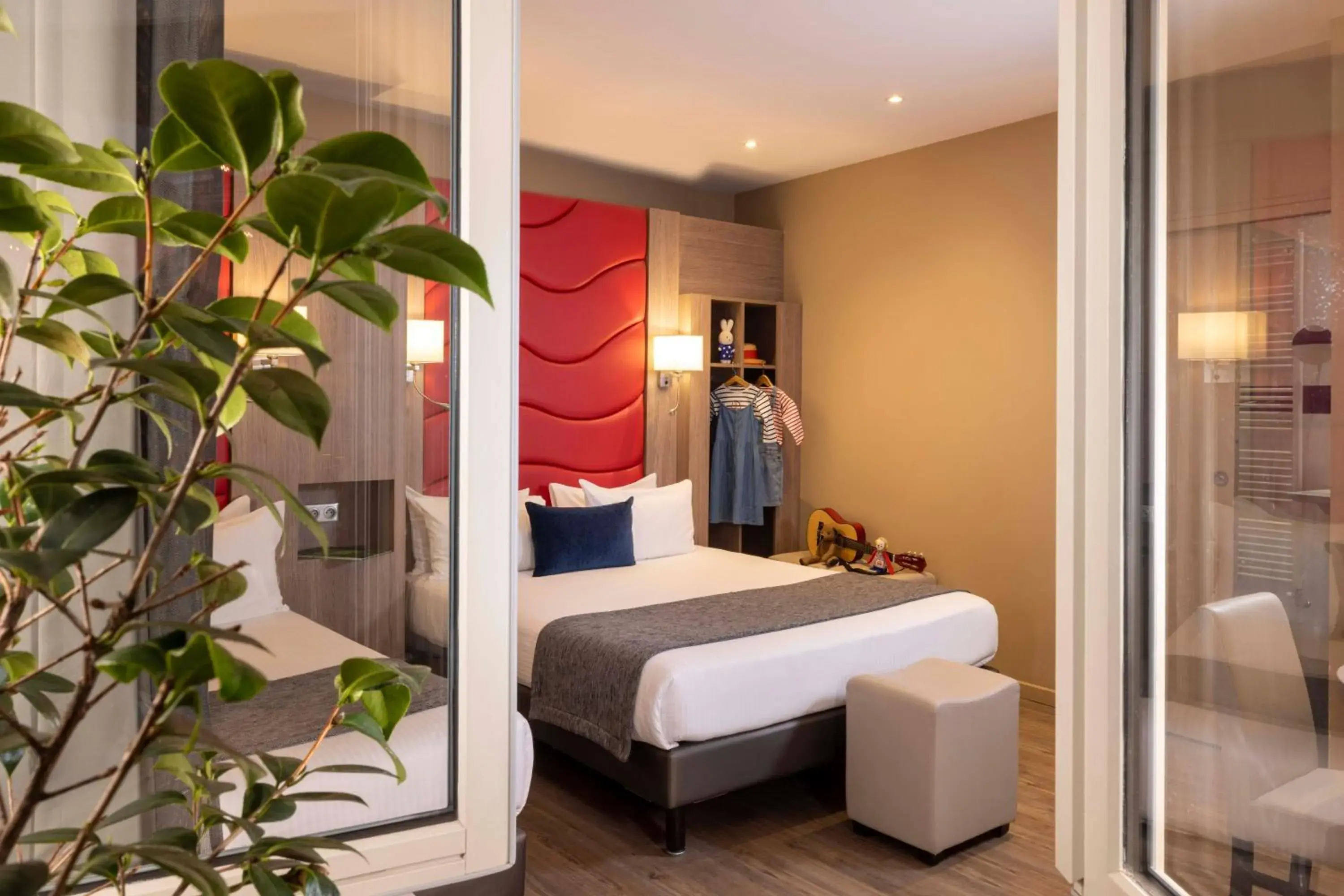 Bed in Hôtel L'Interlude Bed in Hôtel L'Interlude