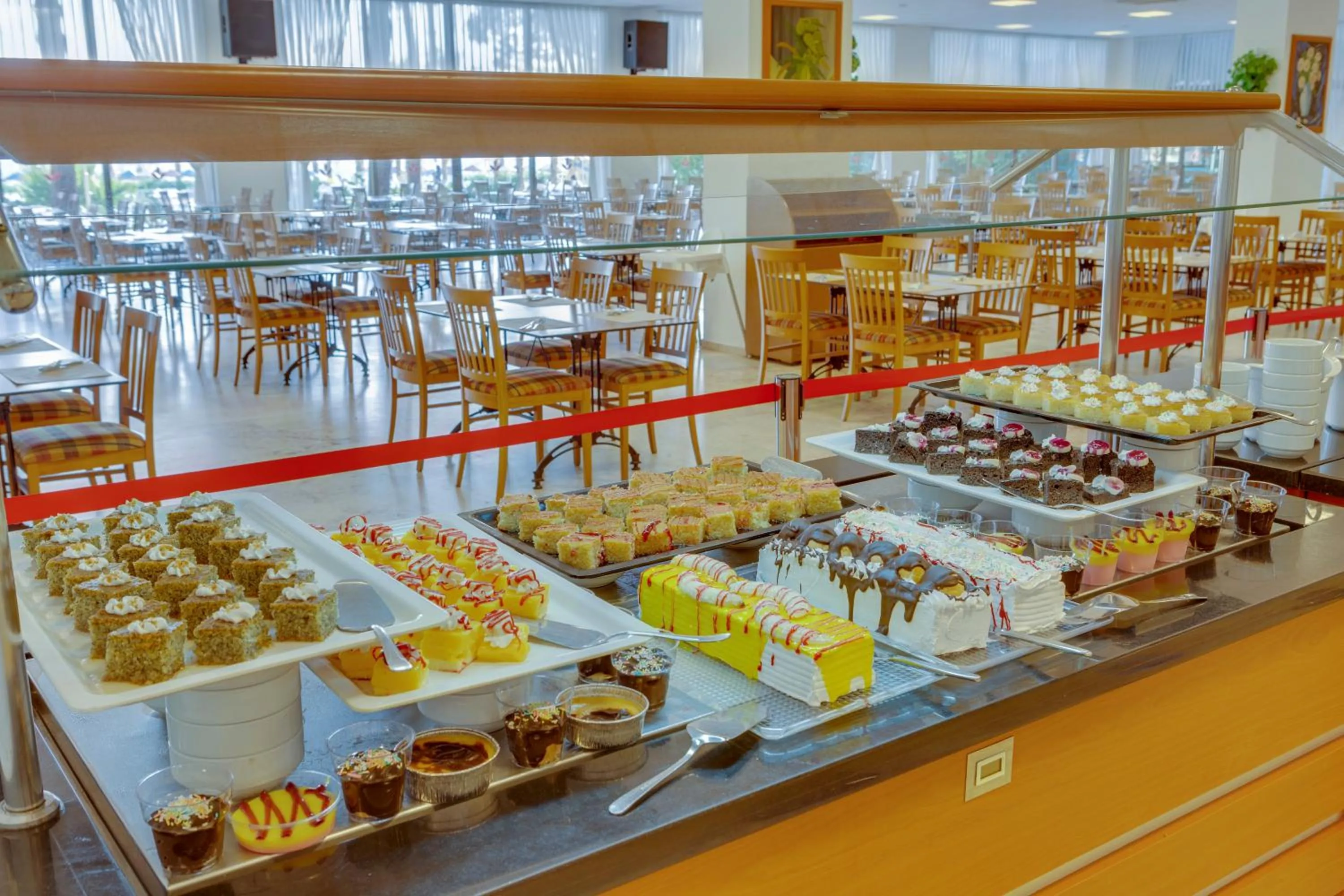 Food and drinks in Hotel Grand Efe