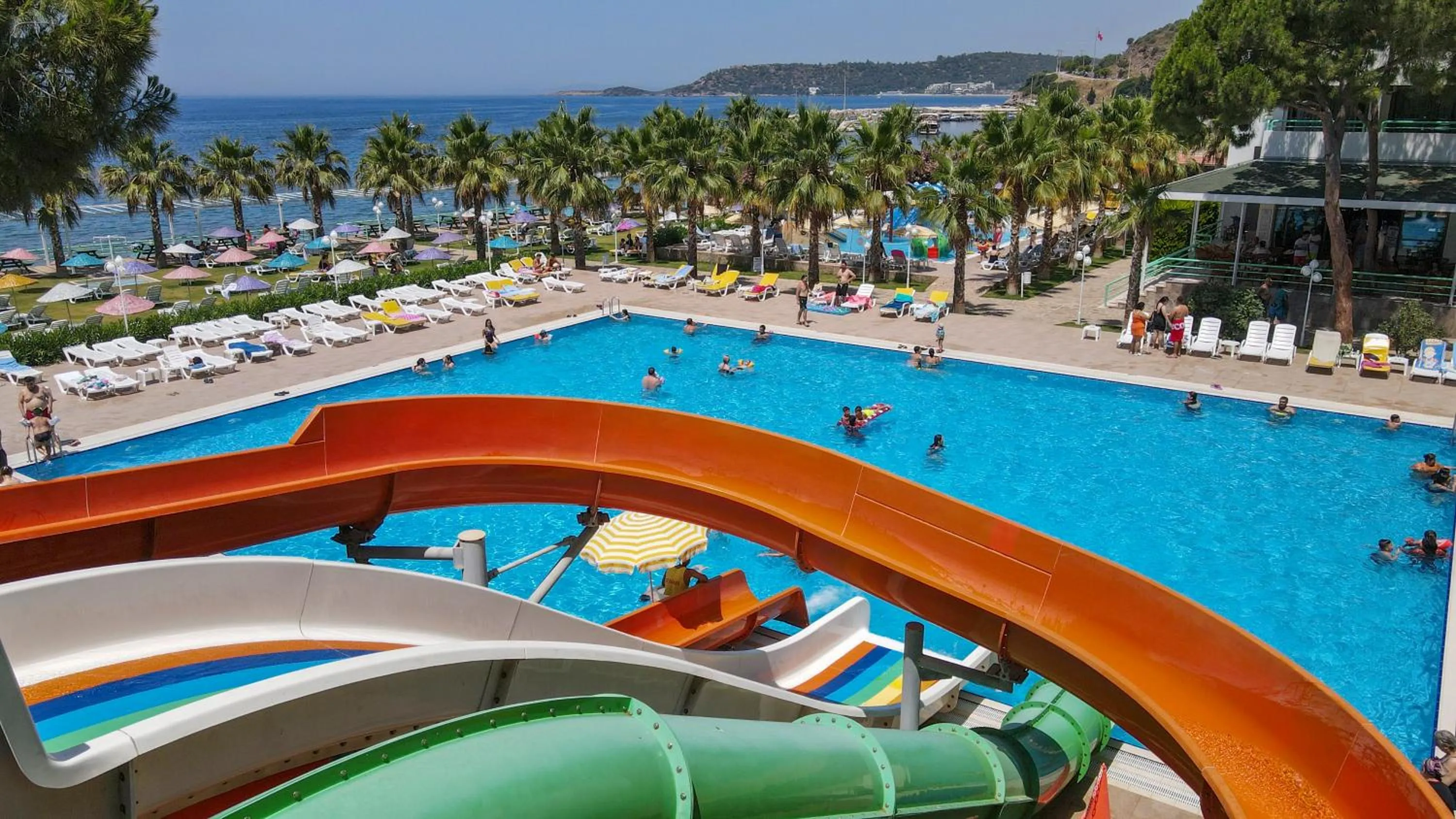 Swimming pool in Hotel Grand Efe