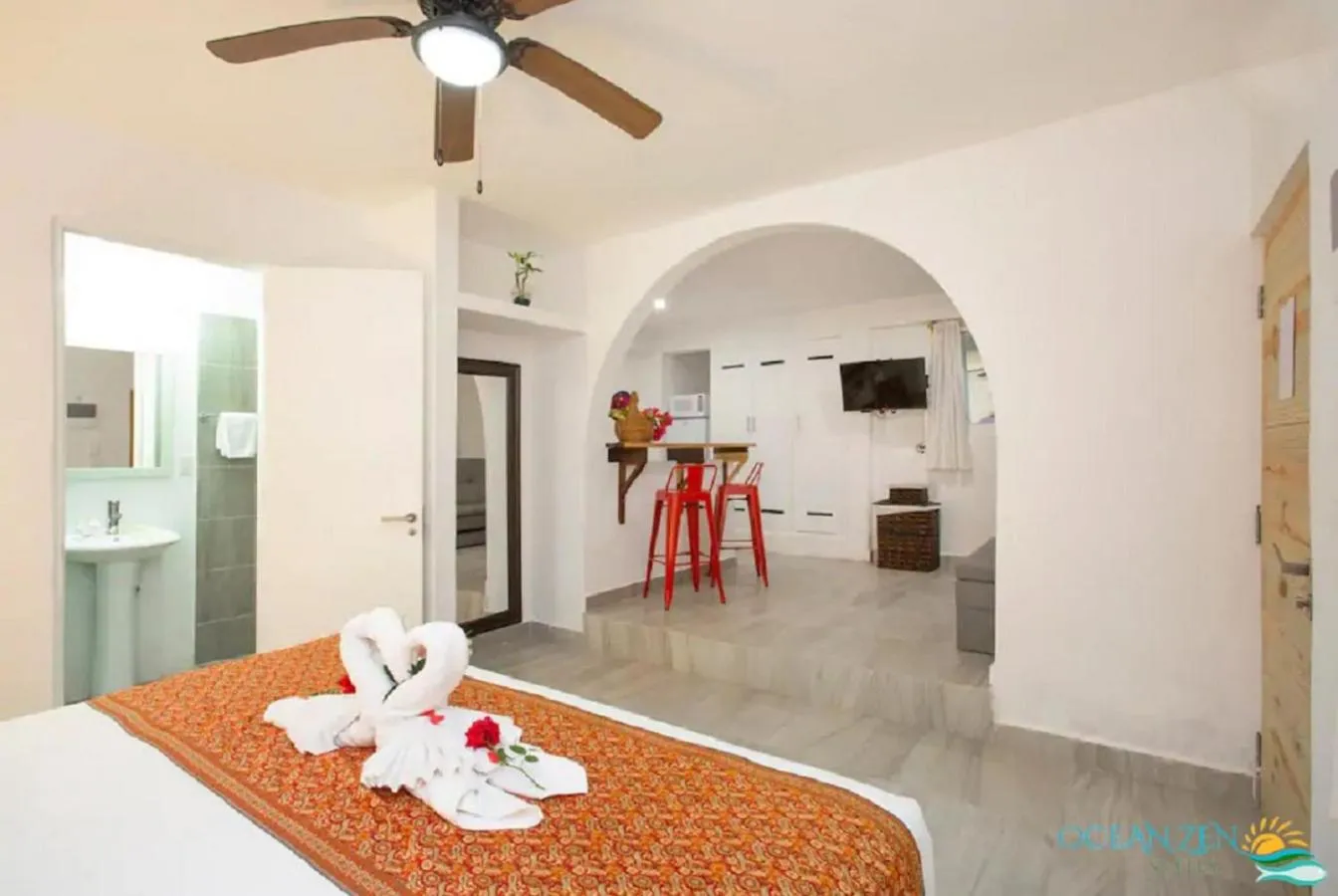 Bed in Ocean Zen Suites on 5th Avenue - Adults Only