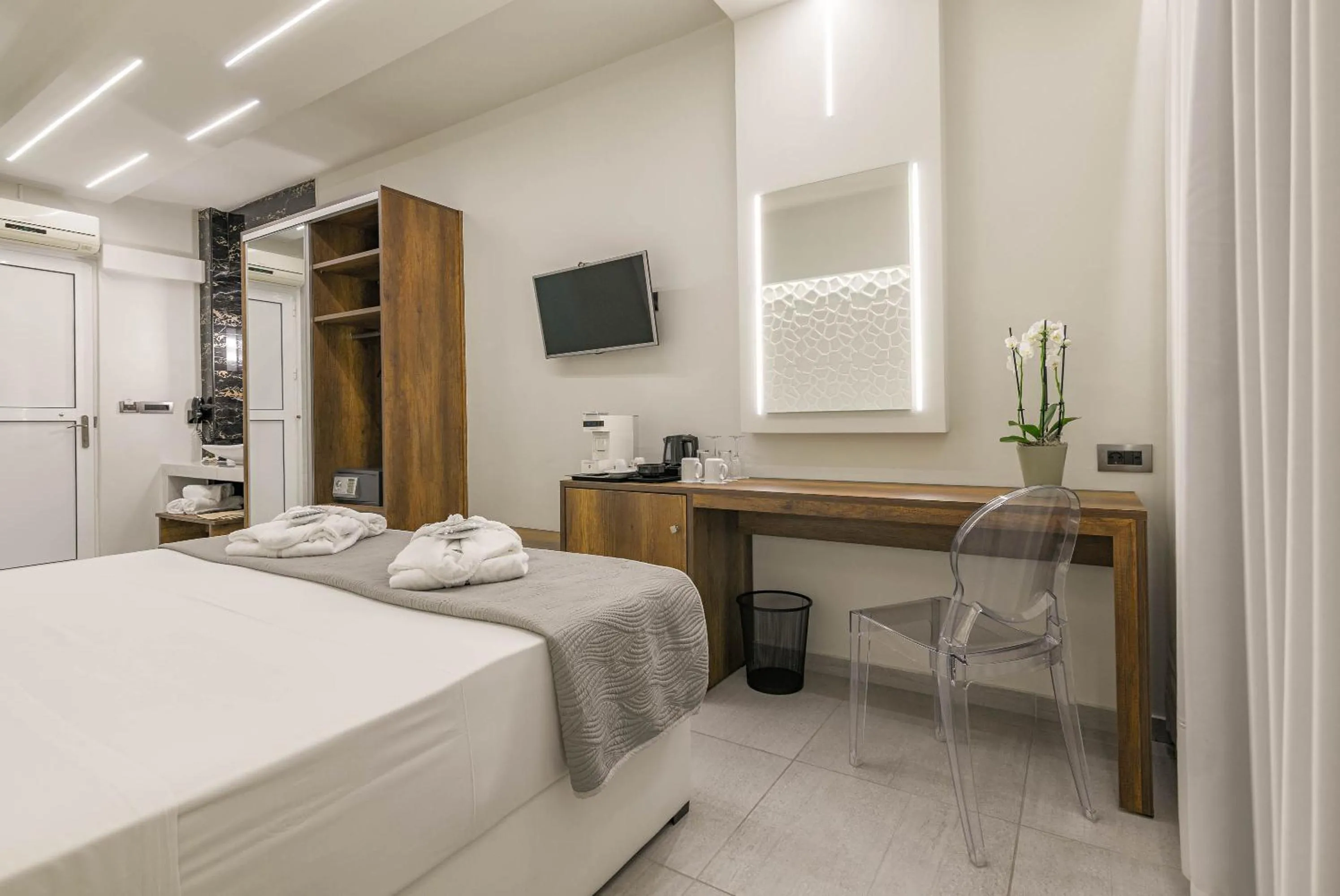 Bed in Litore Luxury Living