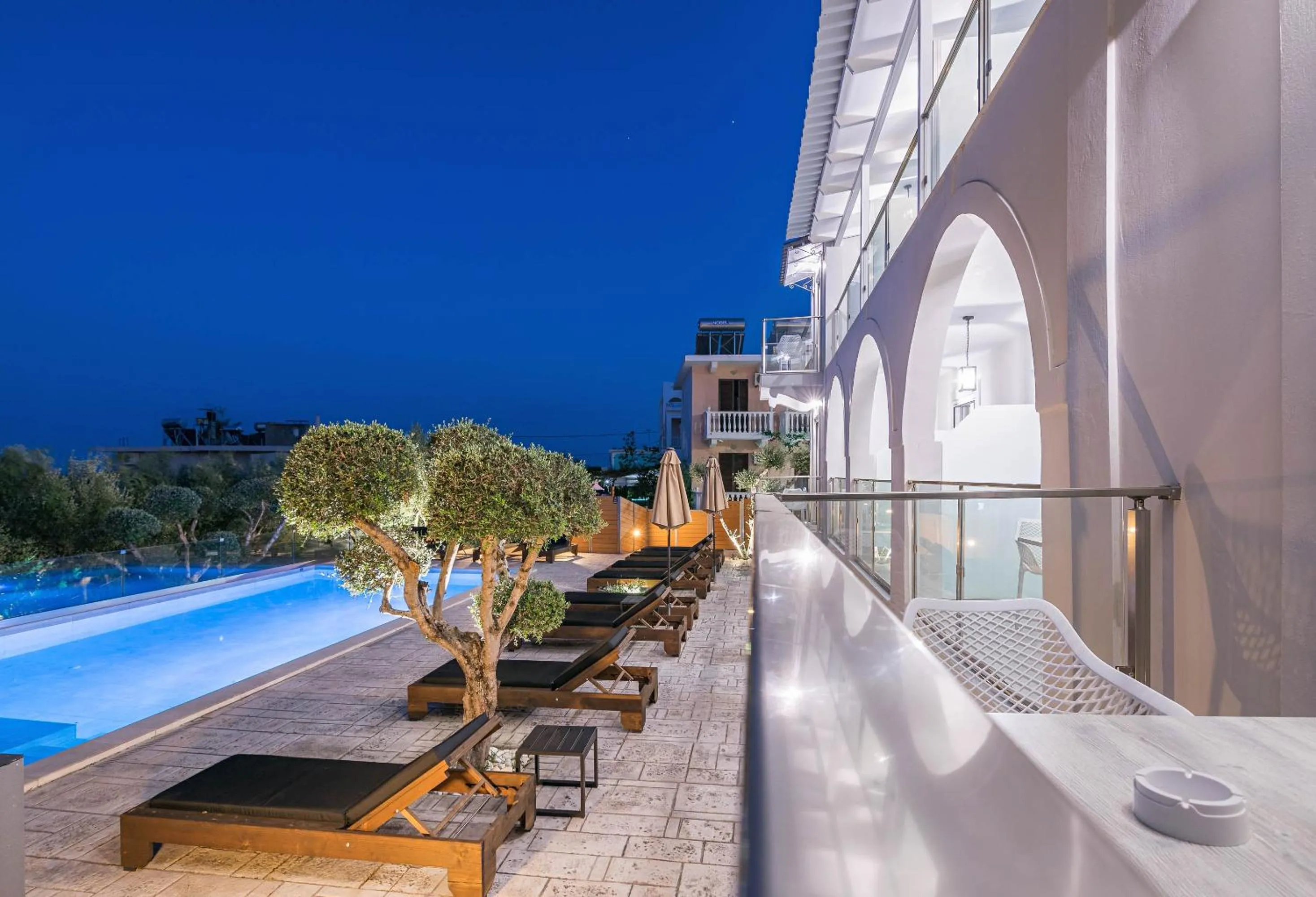 Swimming pool in Litore Luxury Living