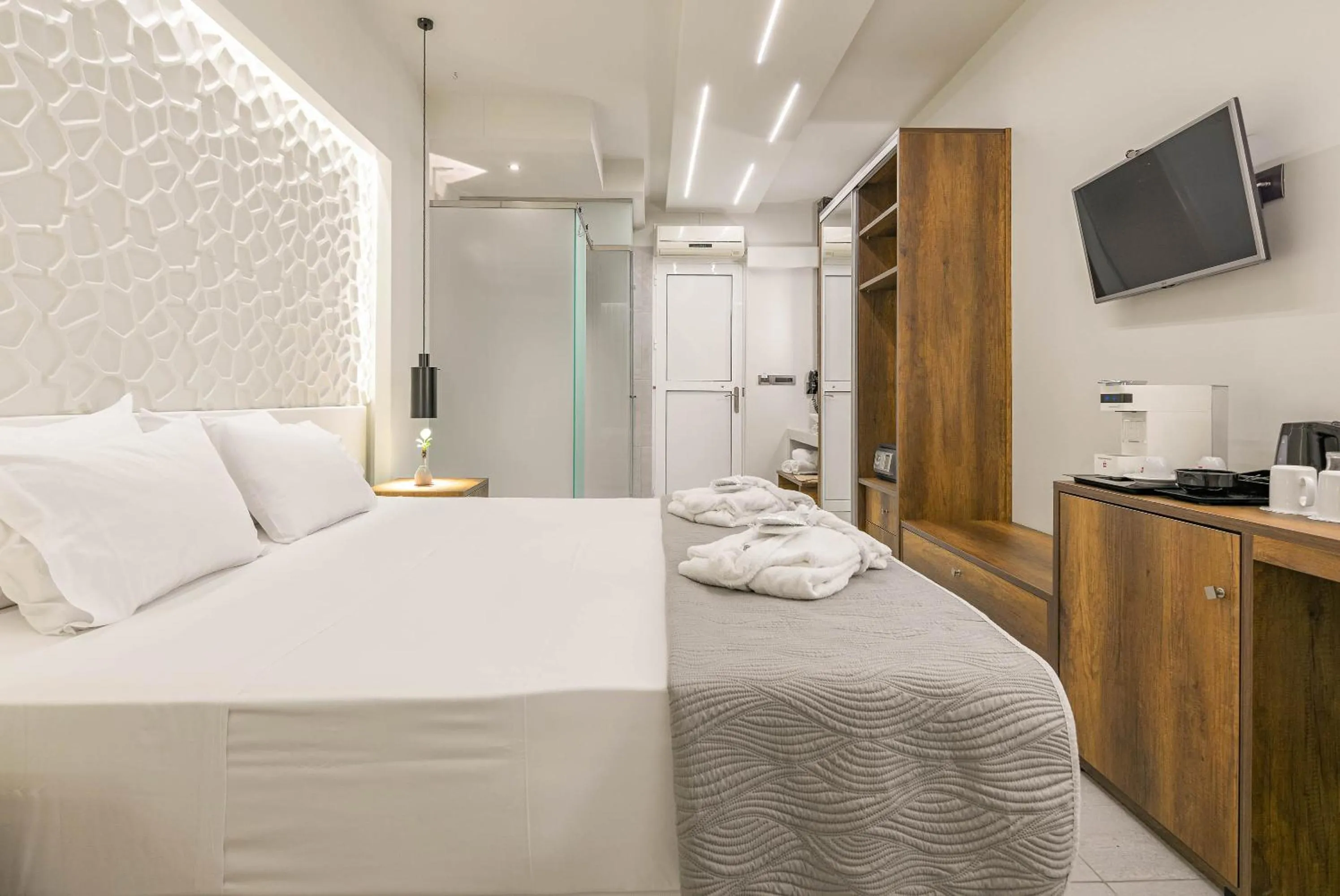 Bed in Litore Luxury Living