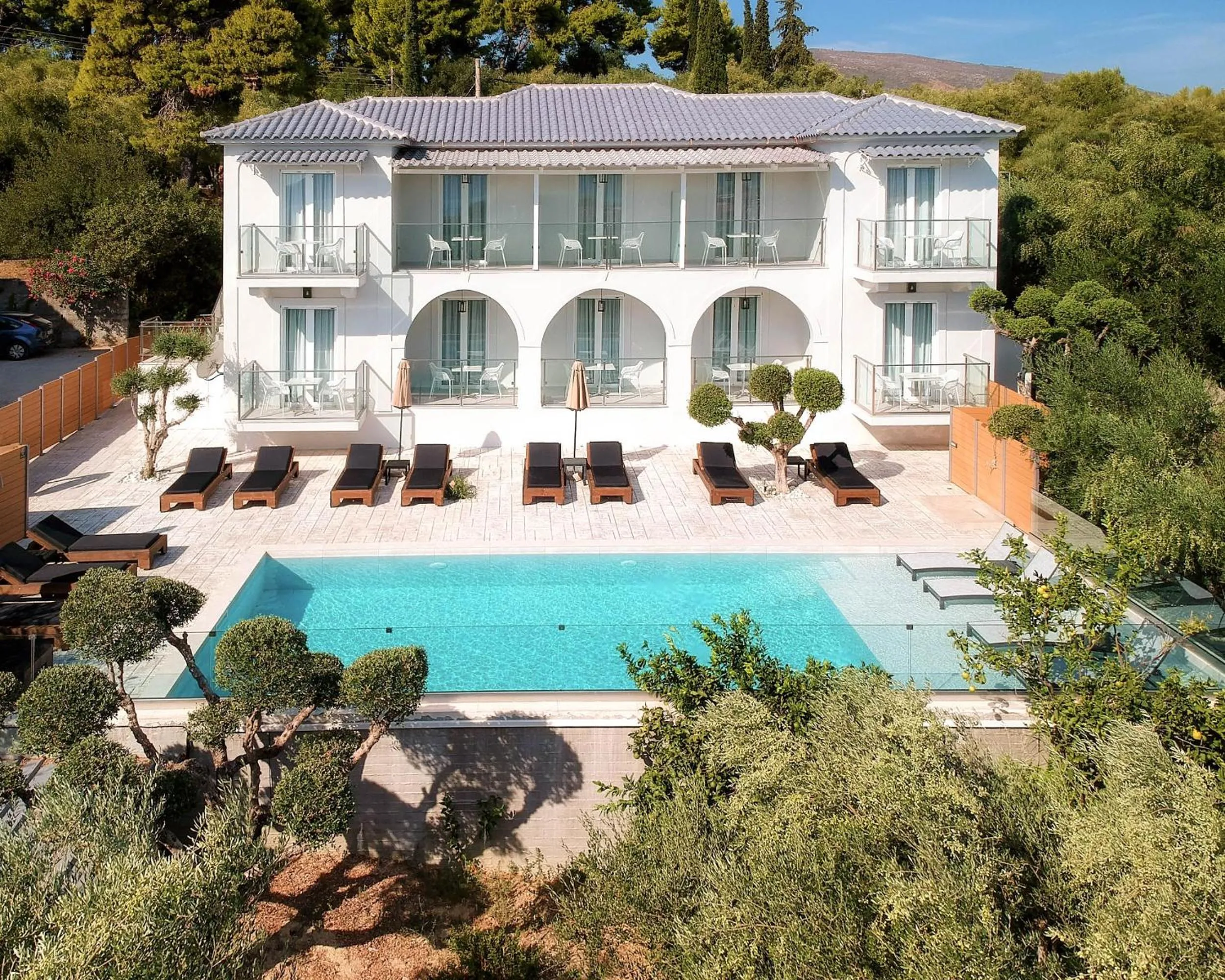 Swimming pool in Litore Luxury Living