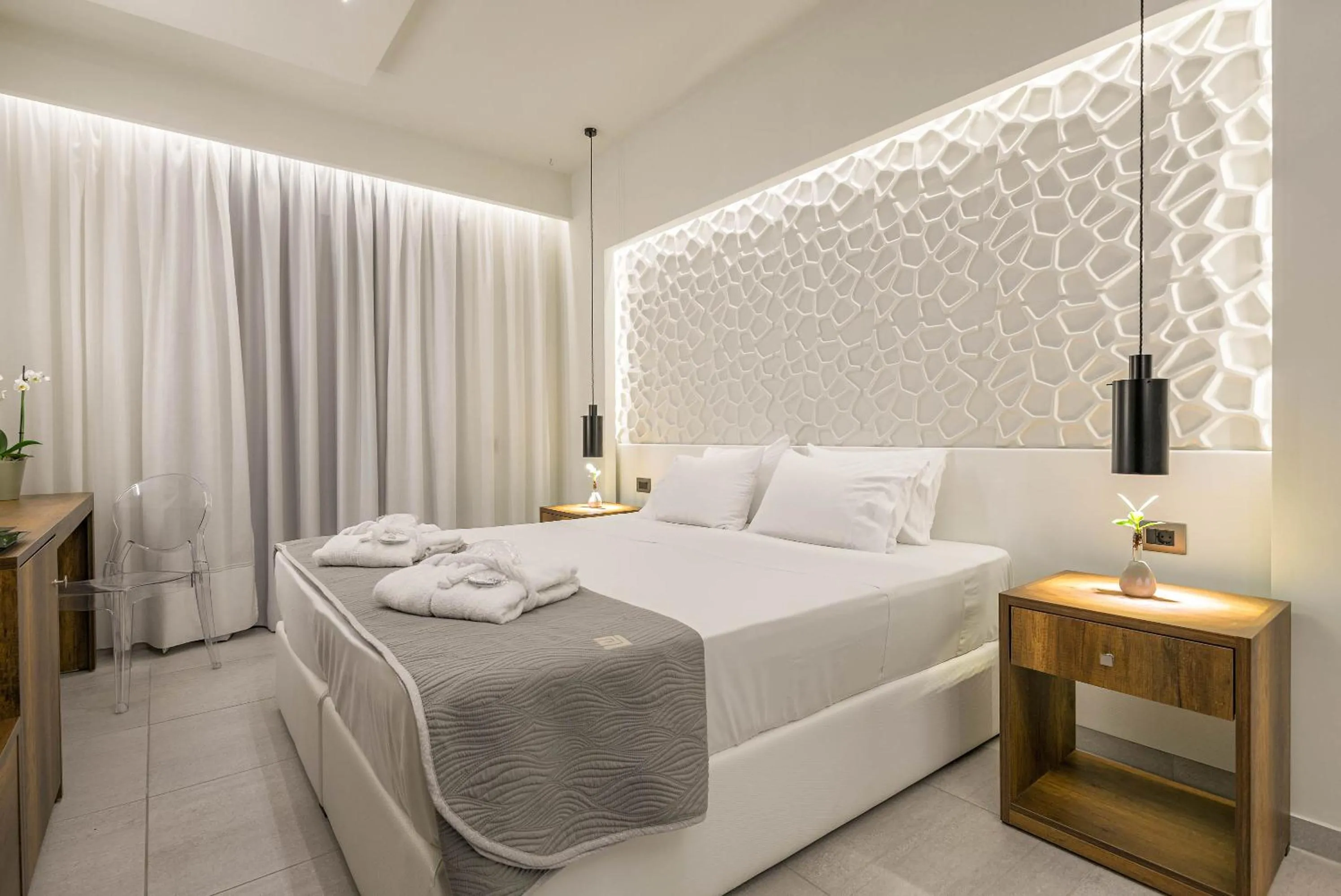 Bed in Litore Luxury Living