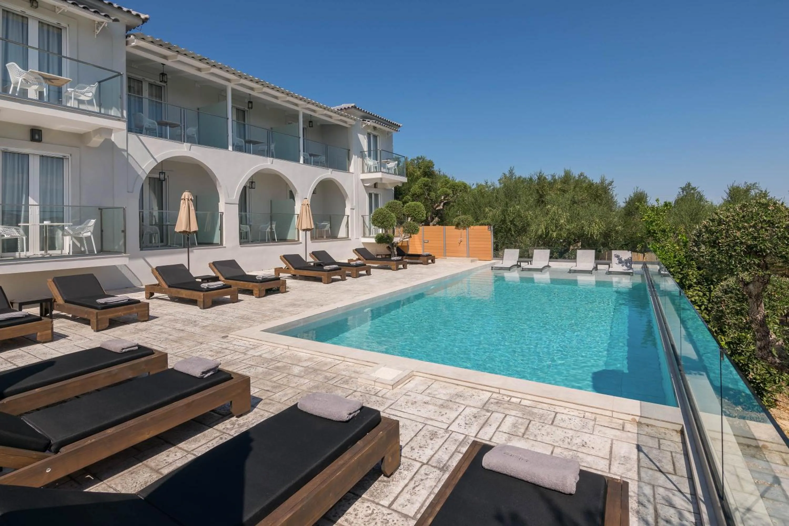 Swimming pool in Litore Luxury Living