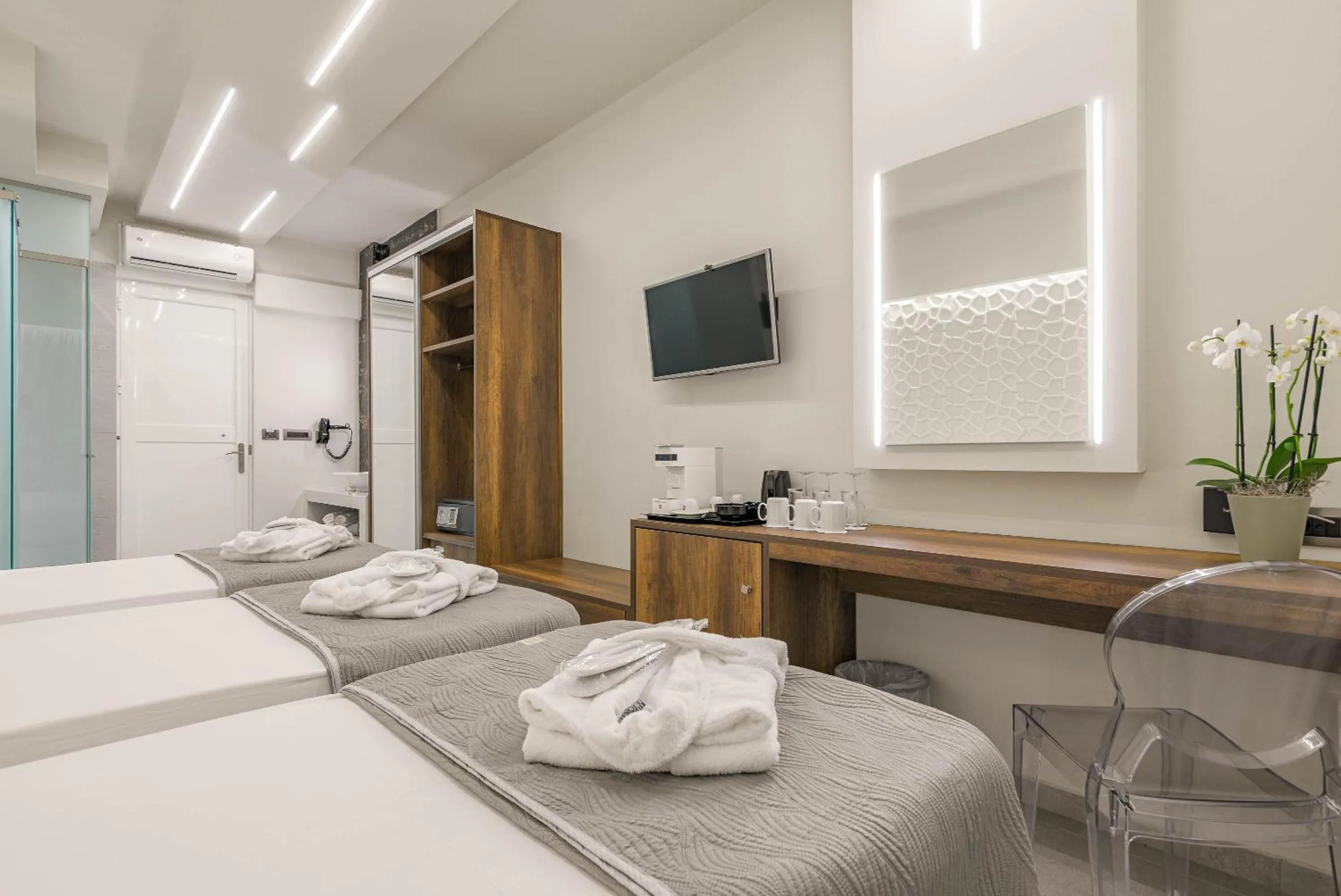 Bed in Litore Luxury Living
