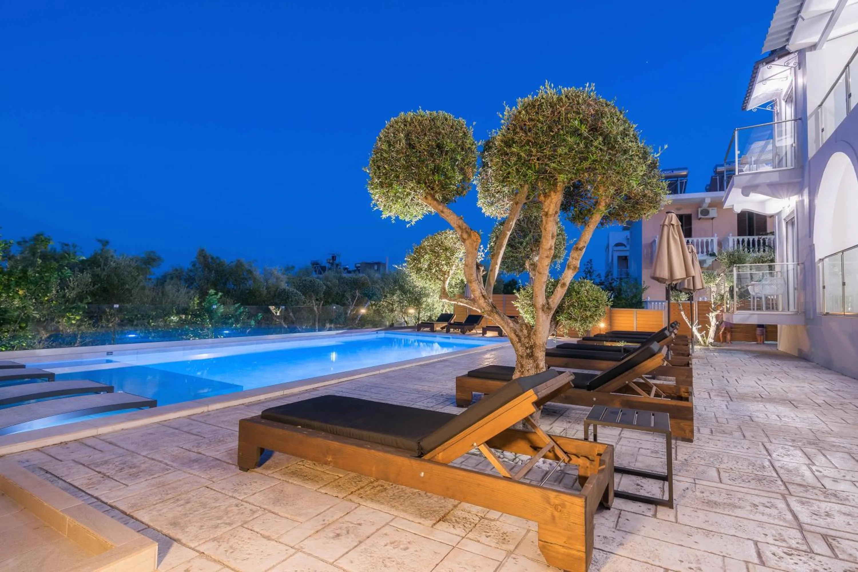 Swimming pool in Litore Luxury Living