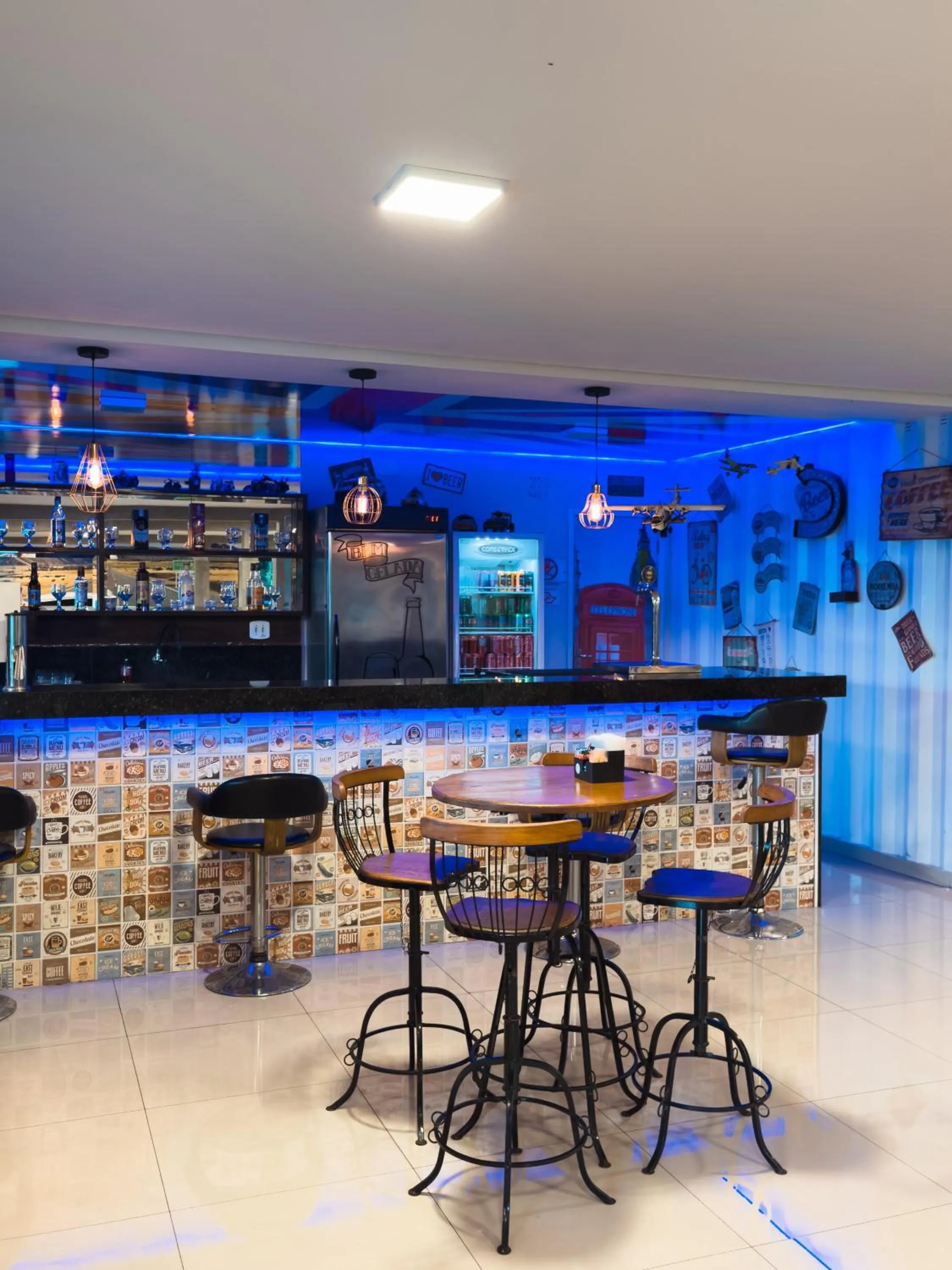 Restaurant/places to eat in EcoMAPP Hotel