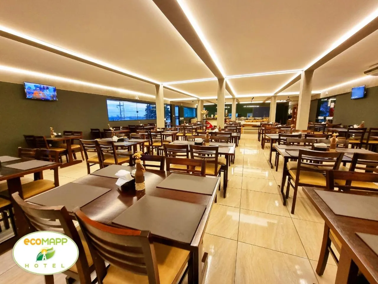 Restaurant/places to eat in EcoMAPP Hotel