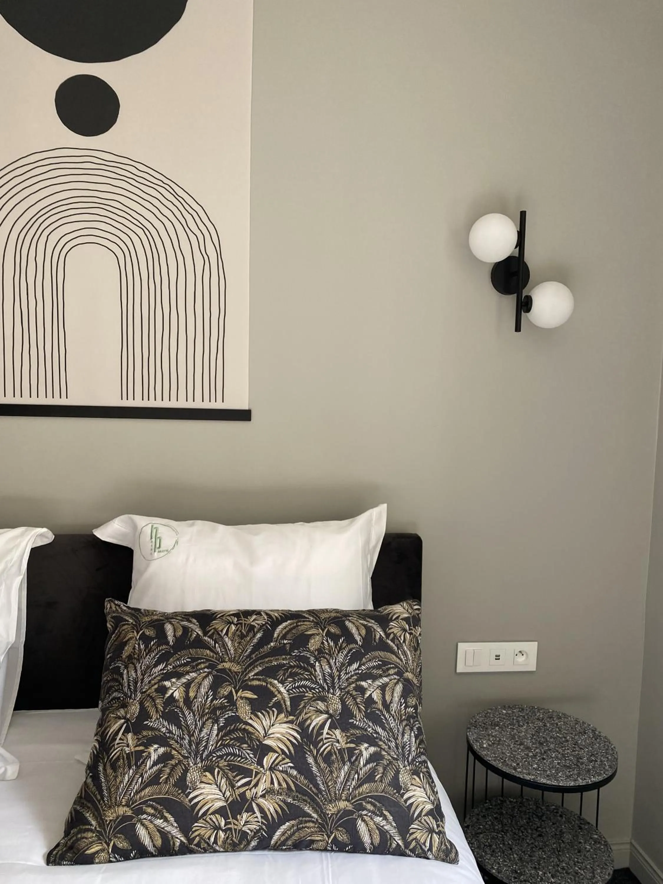 Bed in Hôtel Paulette Rouen Centre Cathédrale