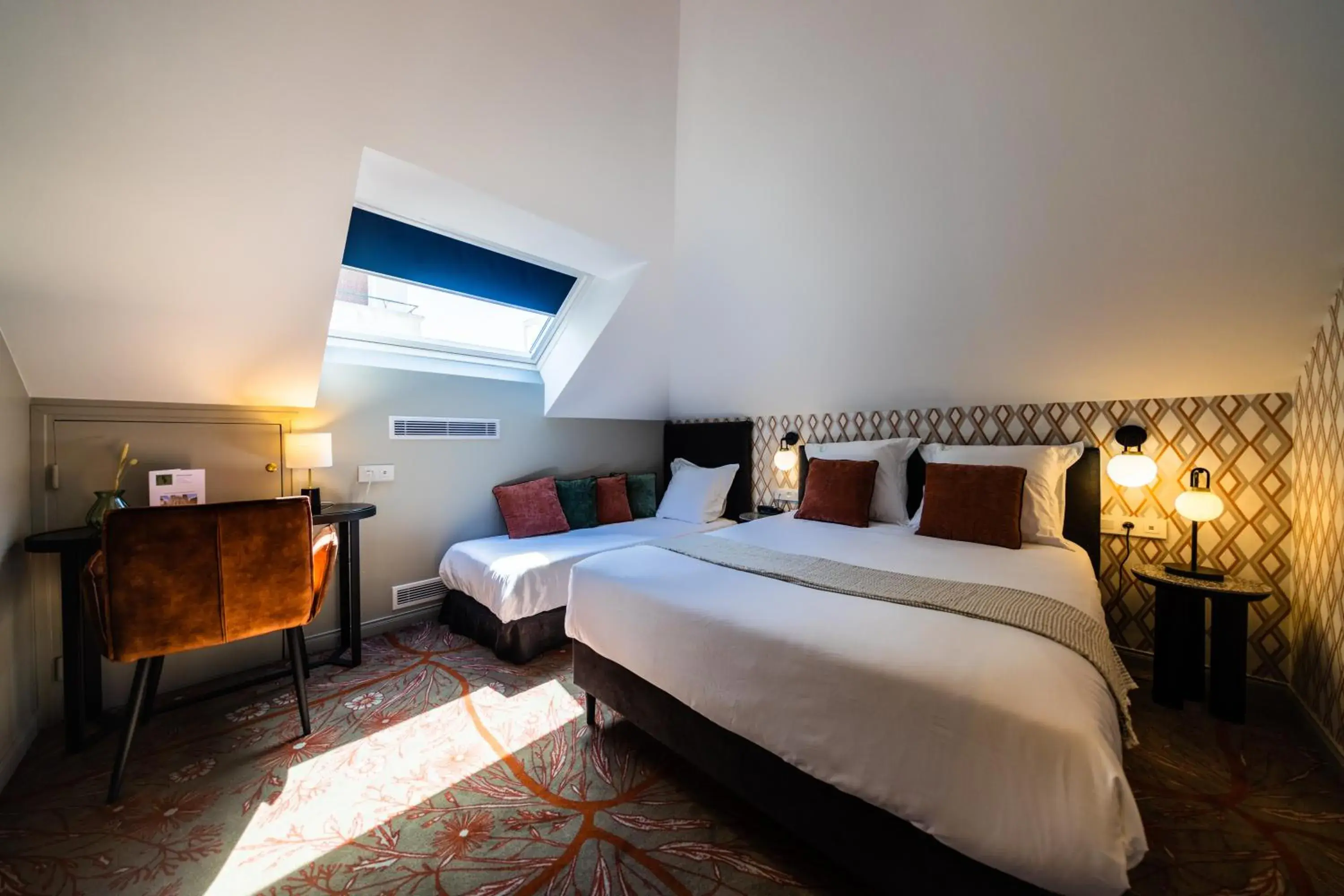 Triple Room in Hôtel Paulette Rouen Centre Cathédrale Triple Room in Hôtel Paulette Rouen Centre Cathédrale