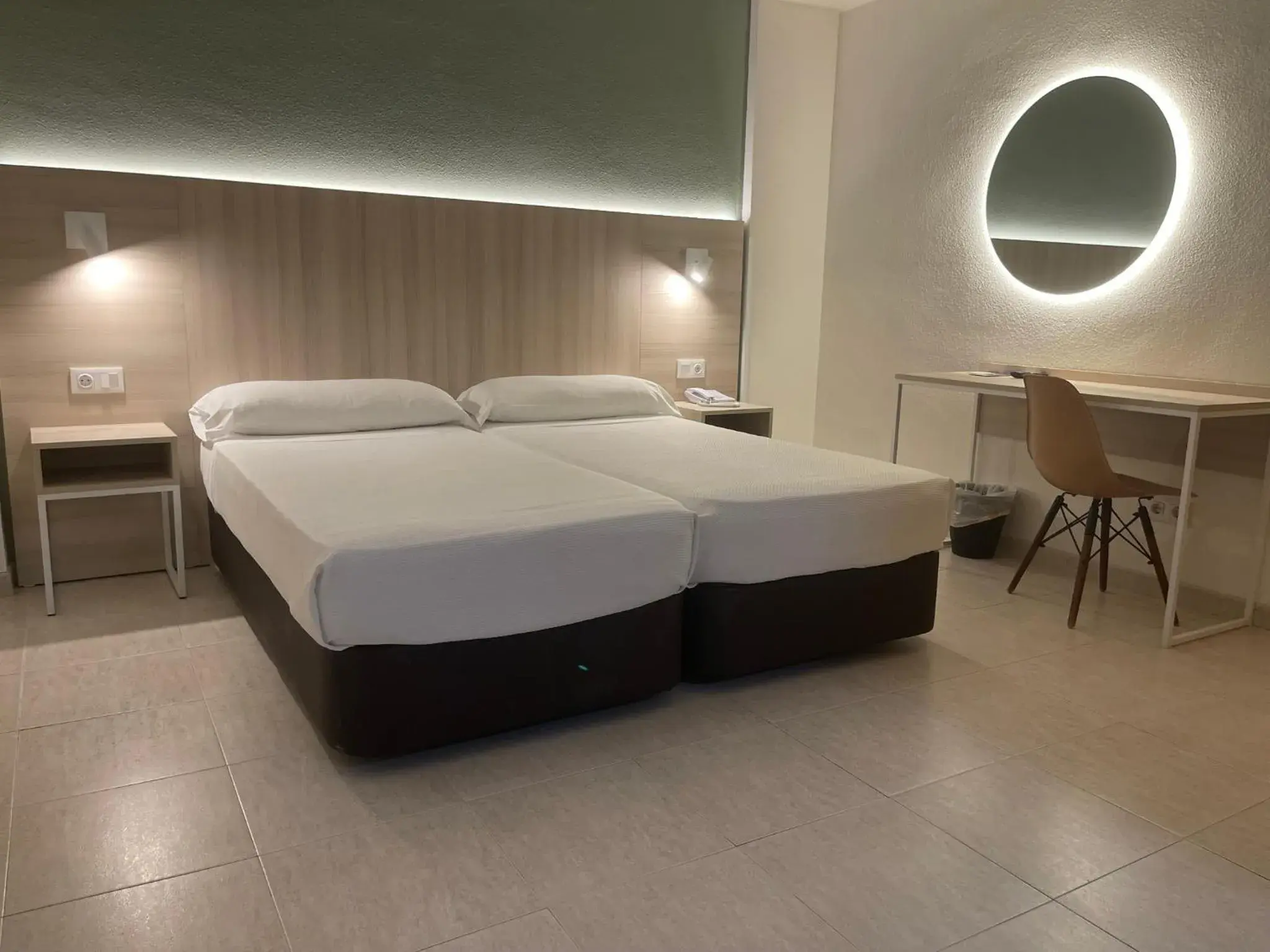 hair dresser, Bed in Hotel Marconi hair dresser, Bed in Hotel Marconi