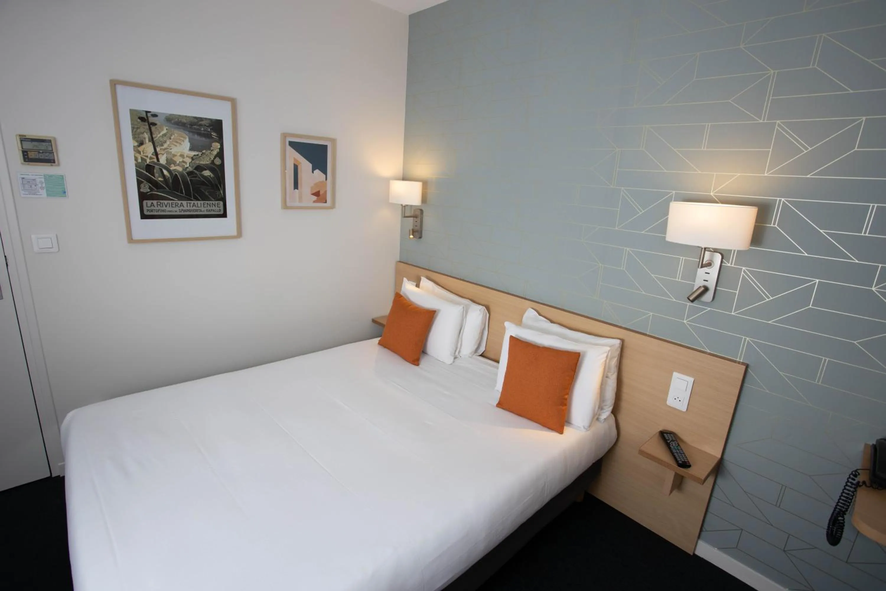 Photo of the whole room, Bed in Hotel Continental