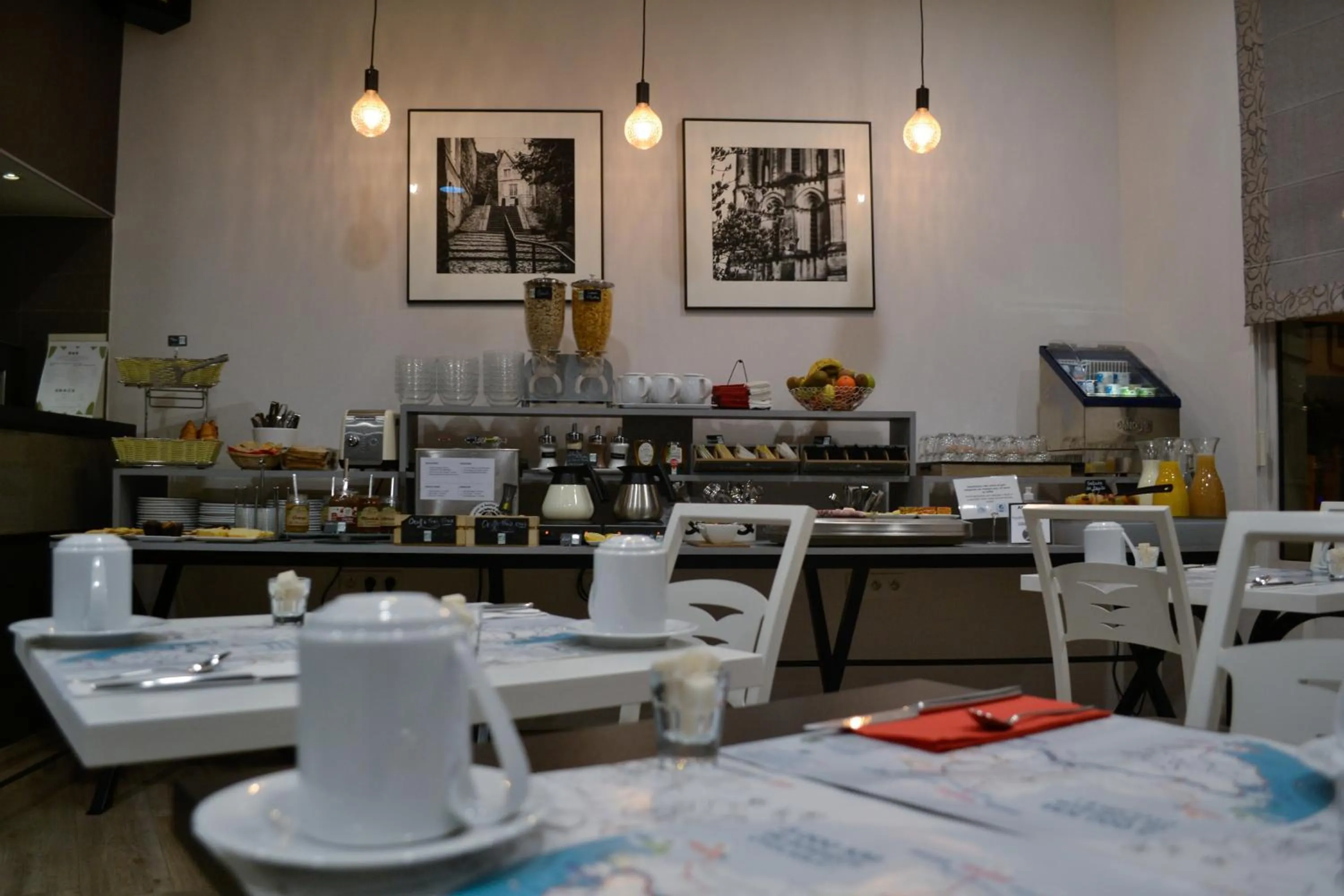 Breakfast in Hotel Continental