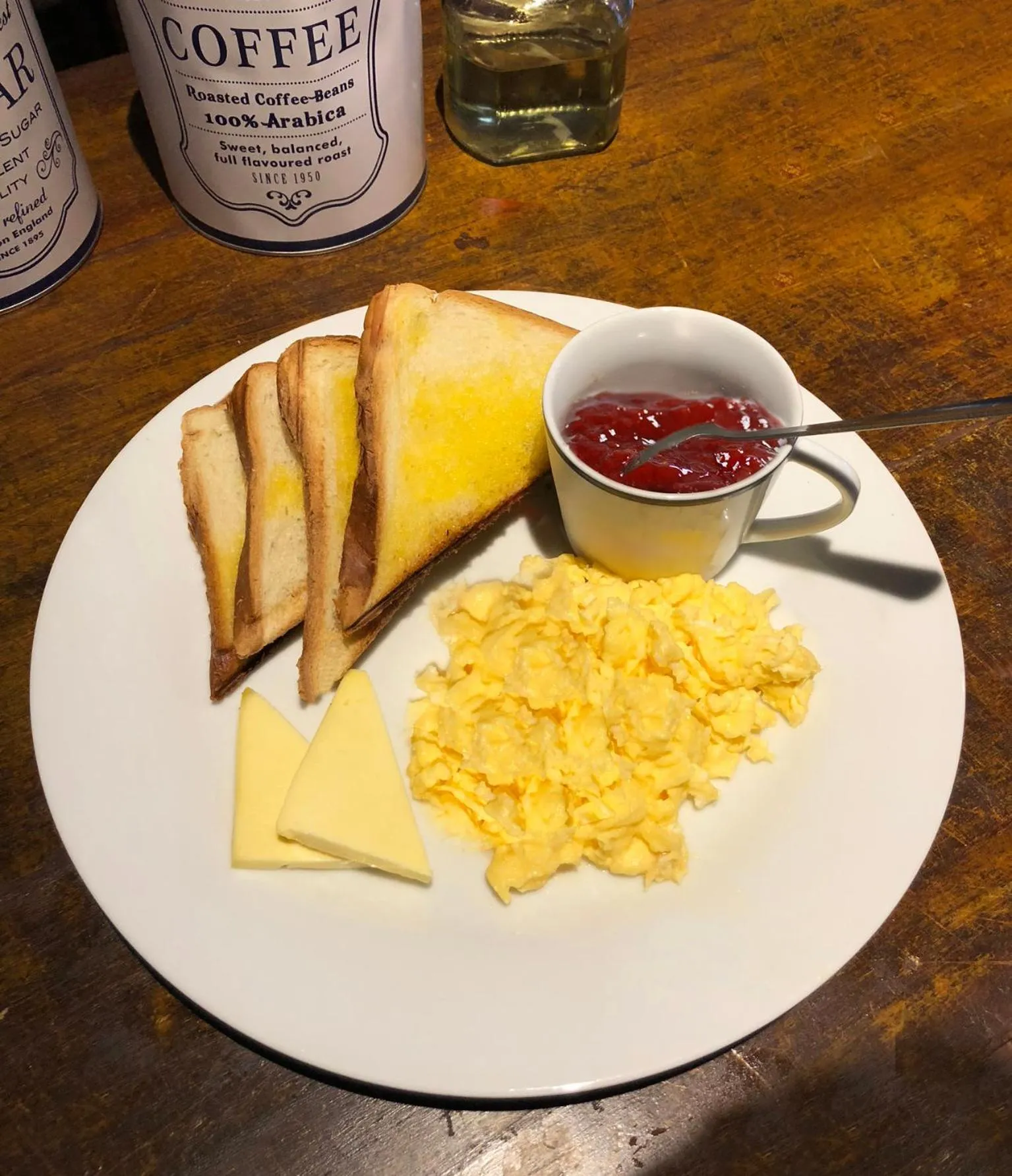 Continental breakfast in Casa Jungle Monteverde B&B