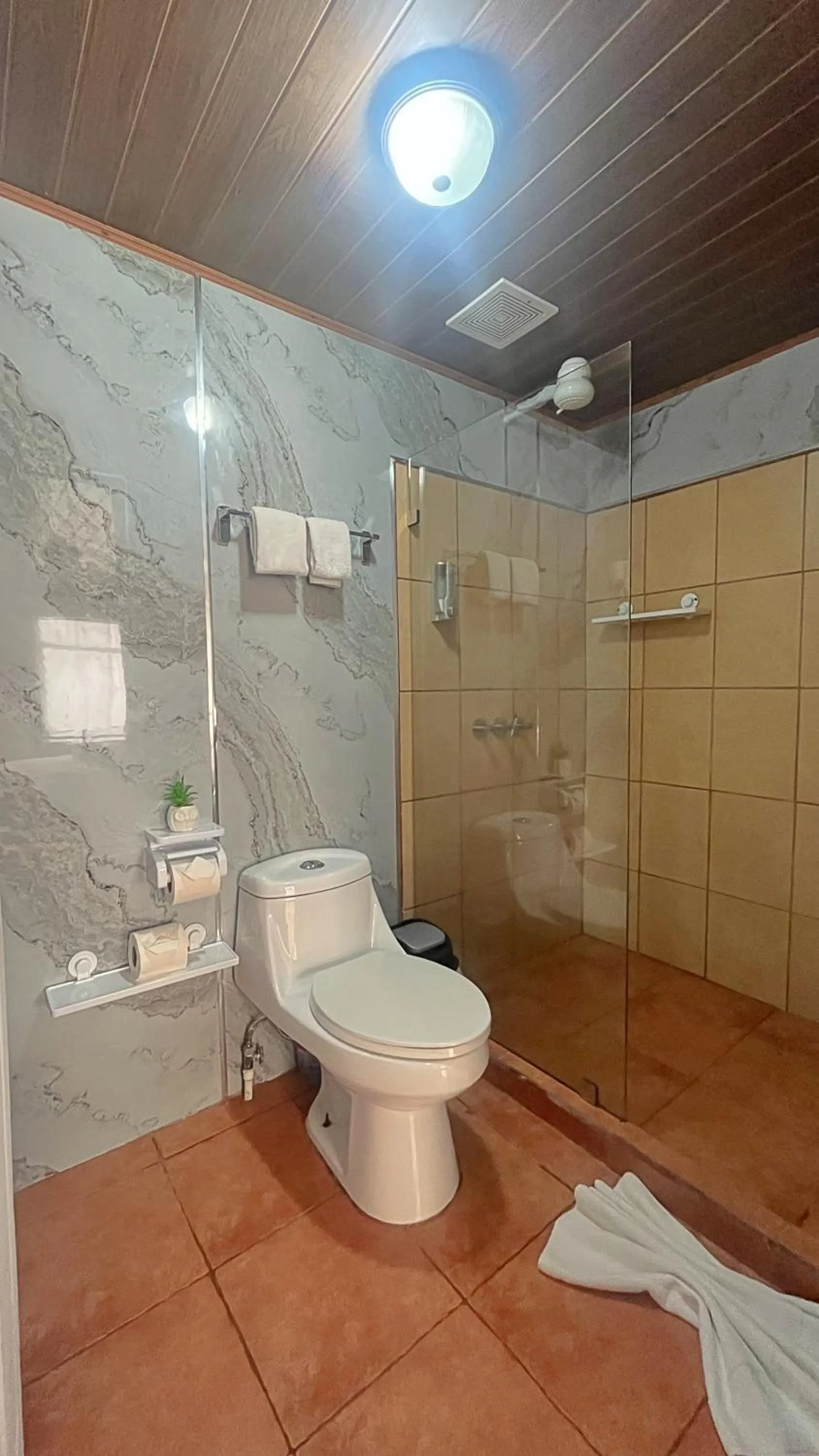 Bathroom in Casa Jungle Monteverde B&B