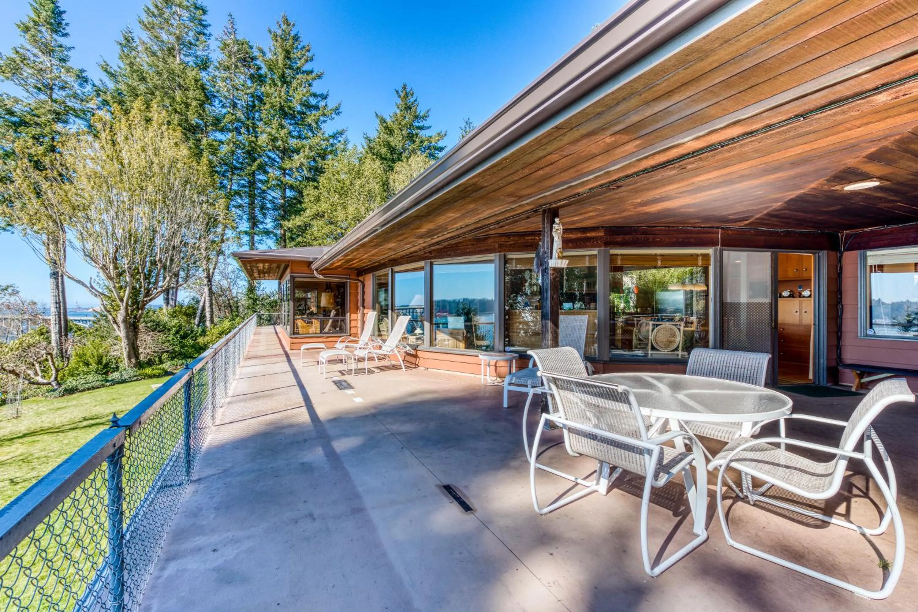 The Bridge and Balcony