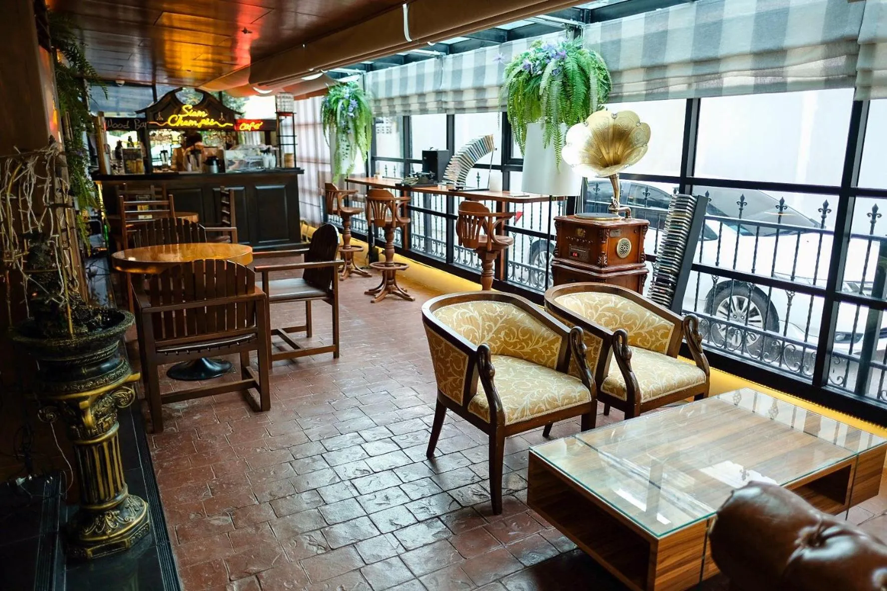 Lounge or bar in Siam Champs Elyseesi Unique Hotel