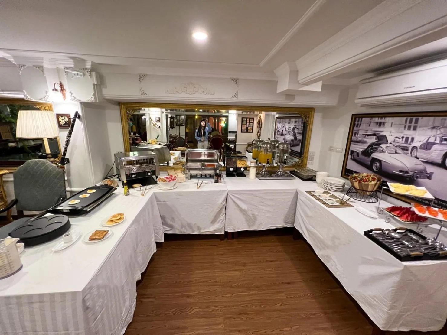 Breakfast in Siam Champs Elyseesi Unique Hotel