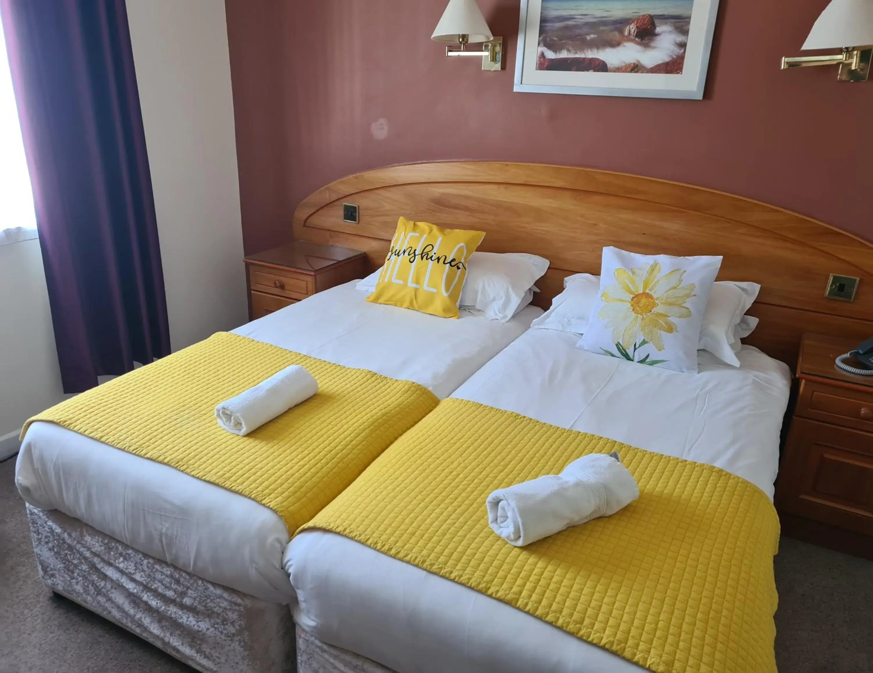 Twin Room with partial coastal view in Marina Metro Hotel Twin Room with partial coastal view in Marina Metro Hotel