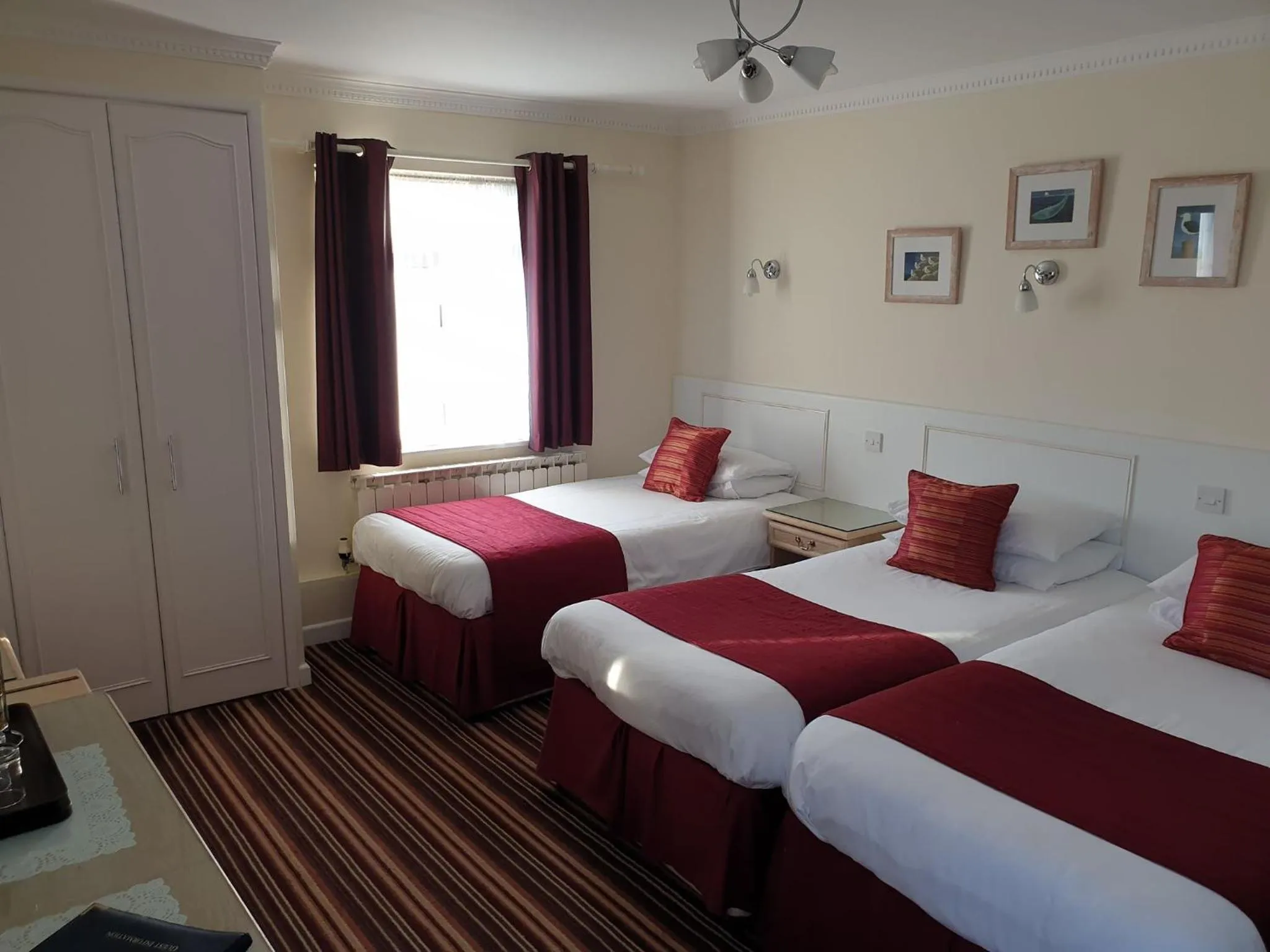 Bedroom, Bed in Marina Metro Hotel