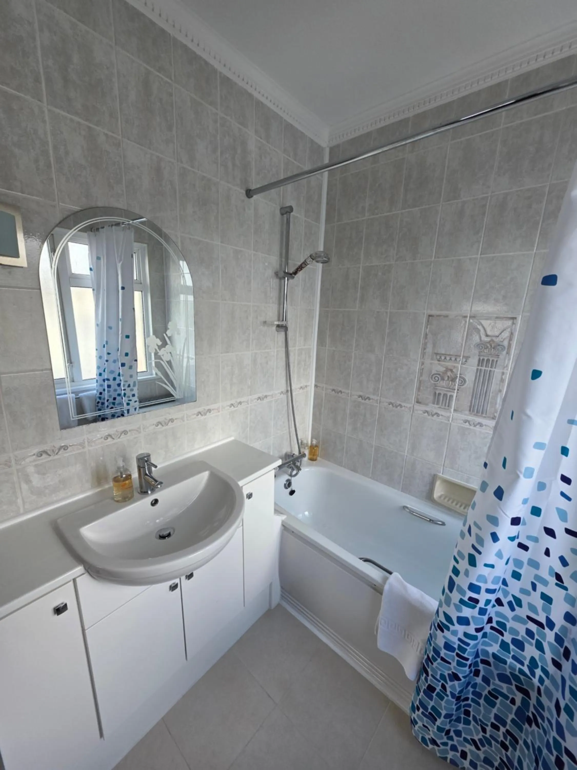 Bathroom in Marina Metro Hotel