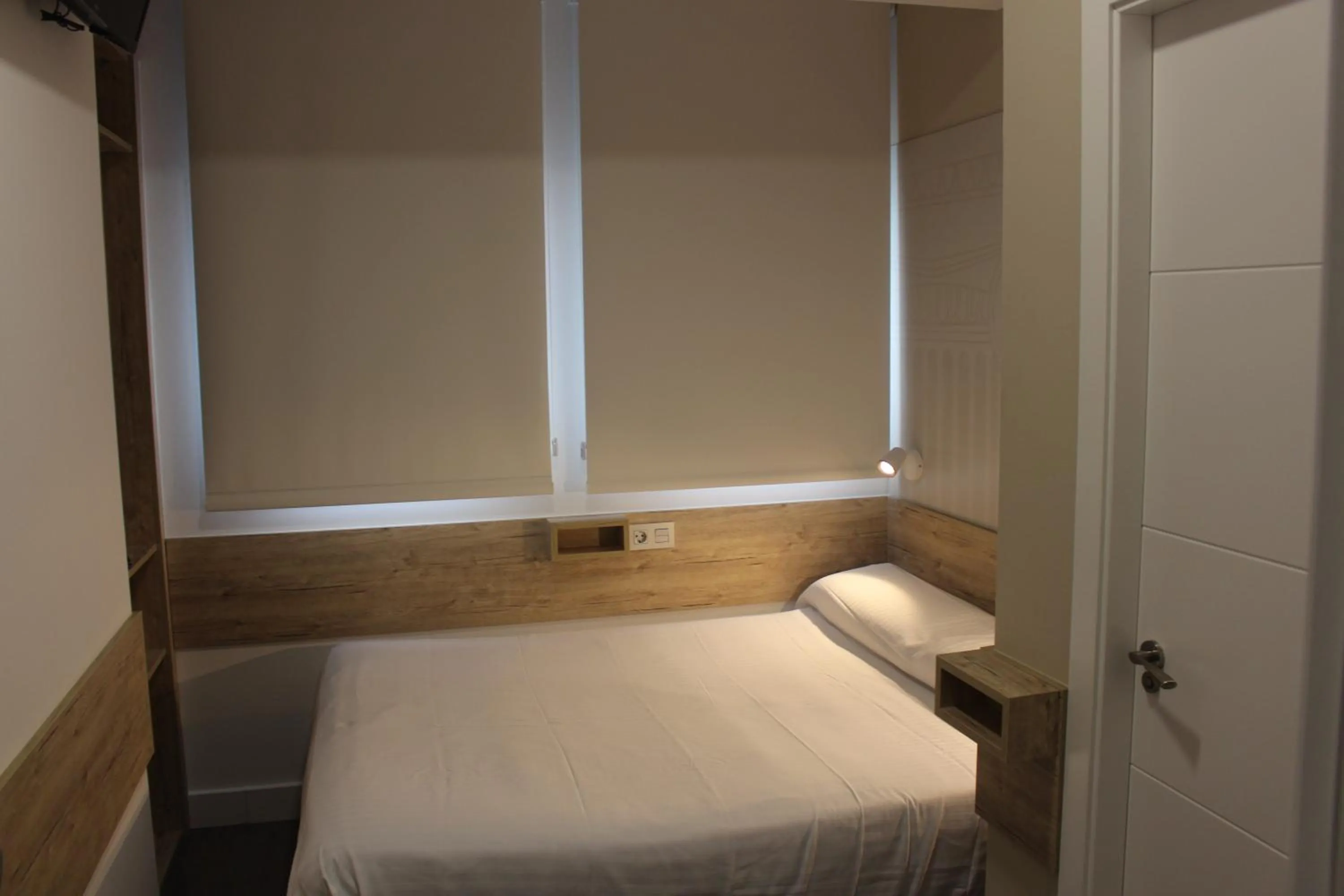 Small Double Room in Deluxe Hostels & Suites Merida