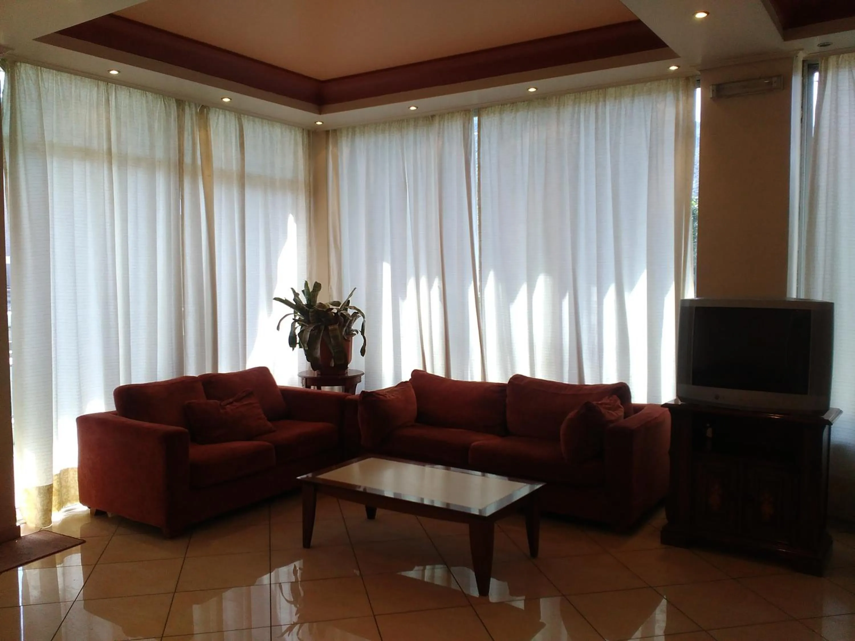 Communal lounge/ TV room in Glaros