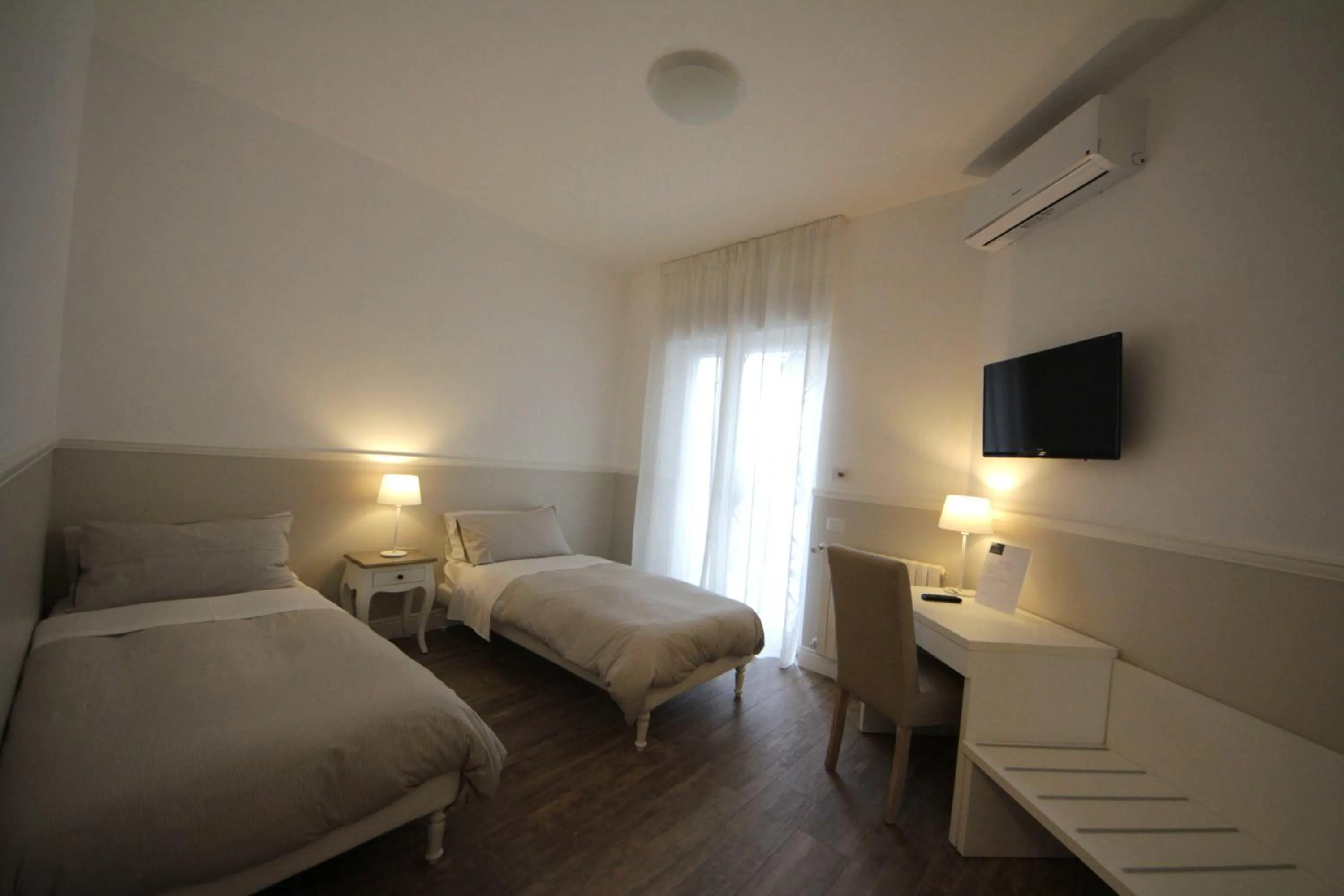 Bedroom, Bed in Principe