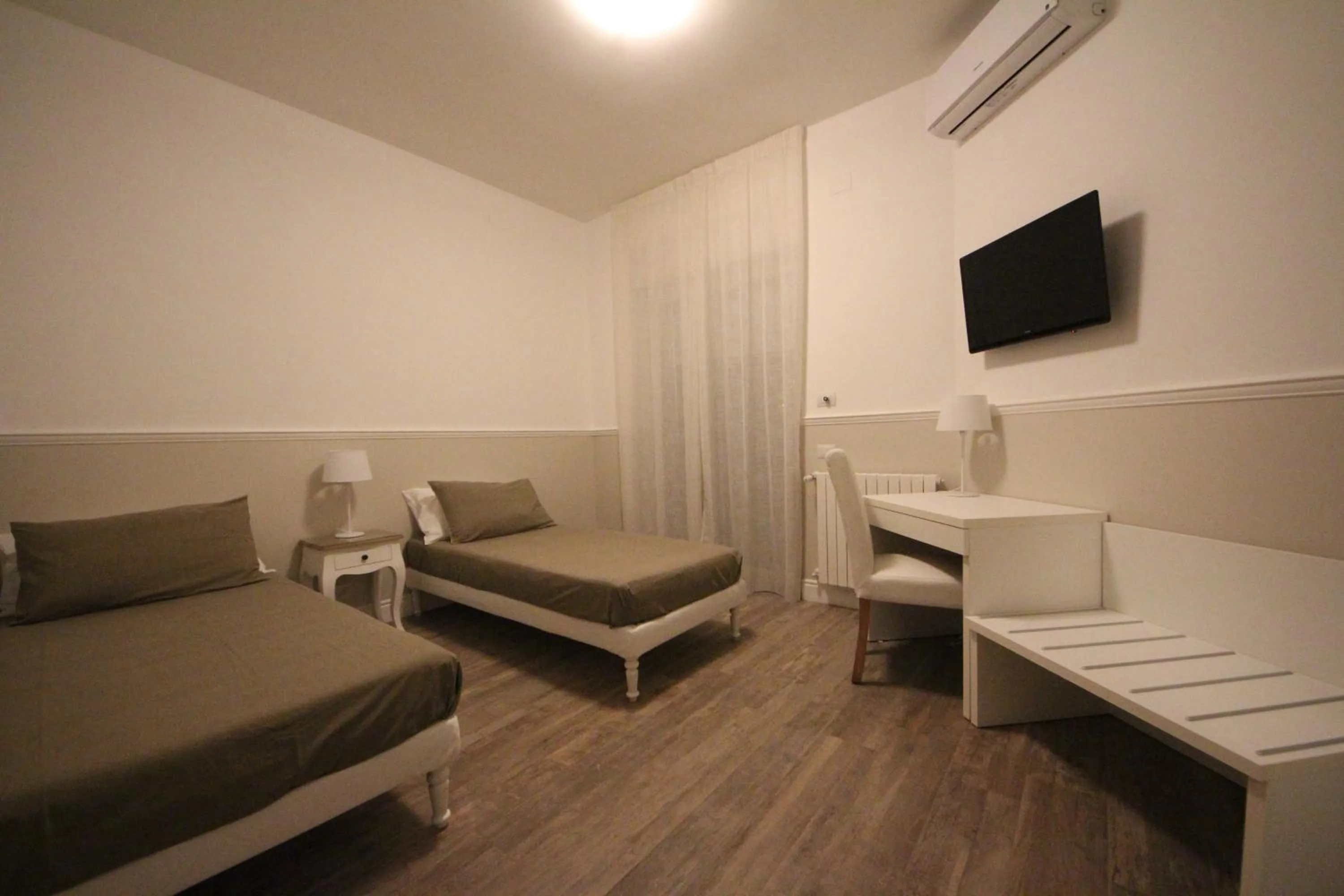 Photo of the whole room in Principe