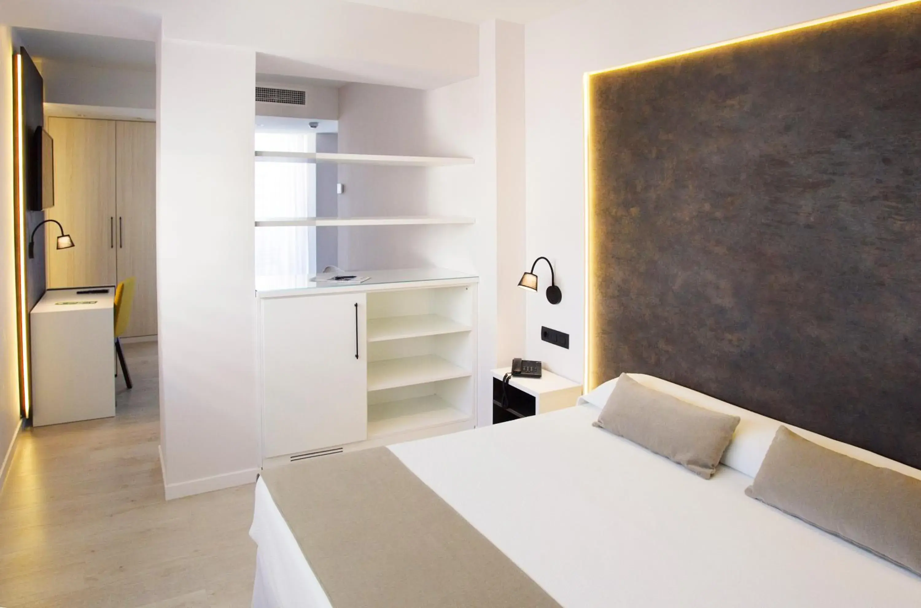 Photo of the whole room, Bed in Benidorm Centre - Adults Only Photo of the whole room, Bed in Benidorm Centre - Adults Only