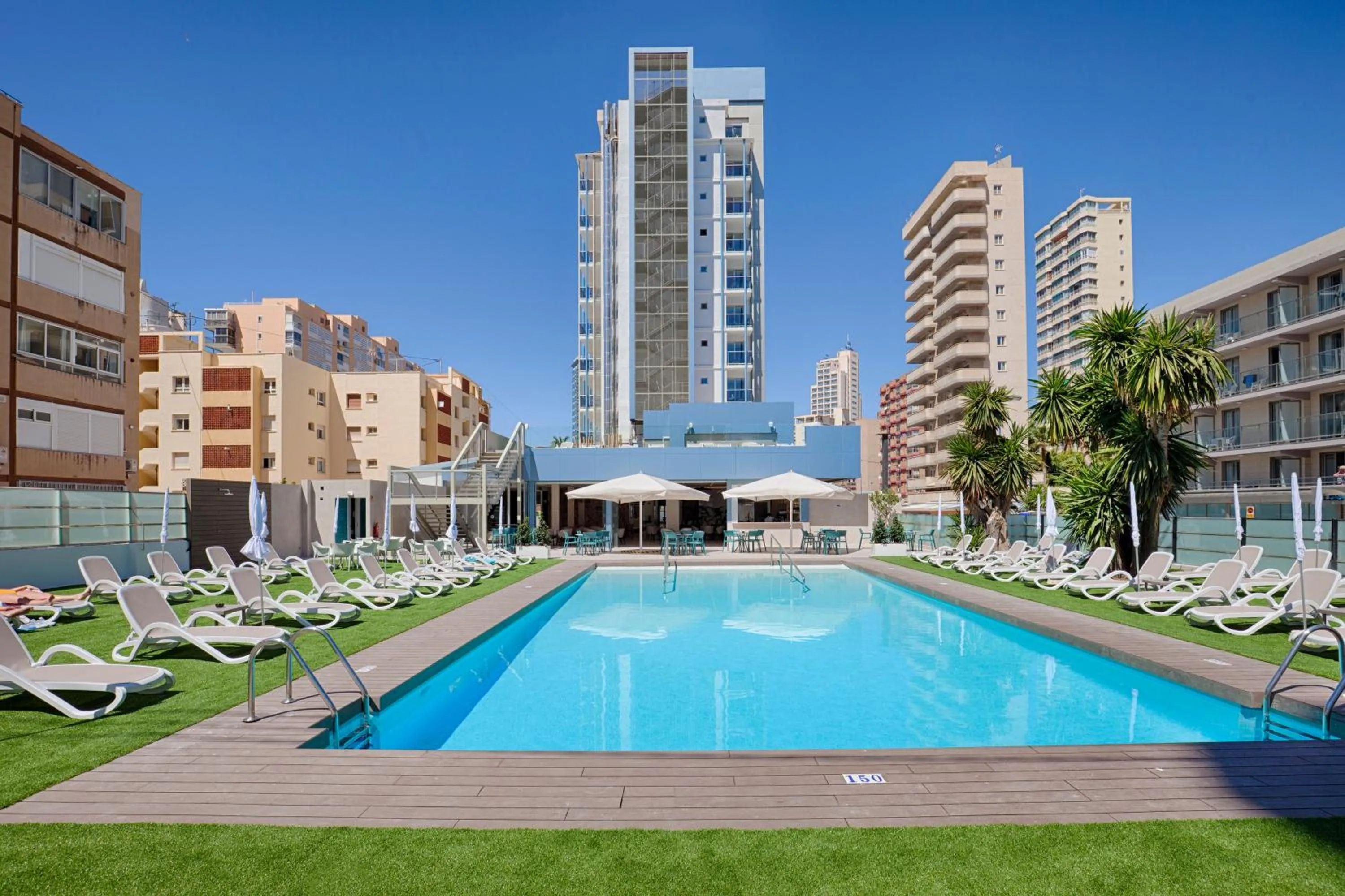 Swimming pool in Benidorm Centre - Adults Only
