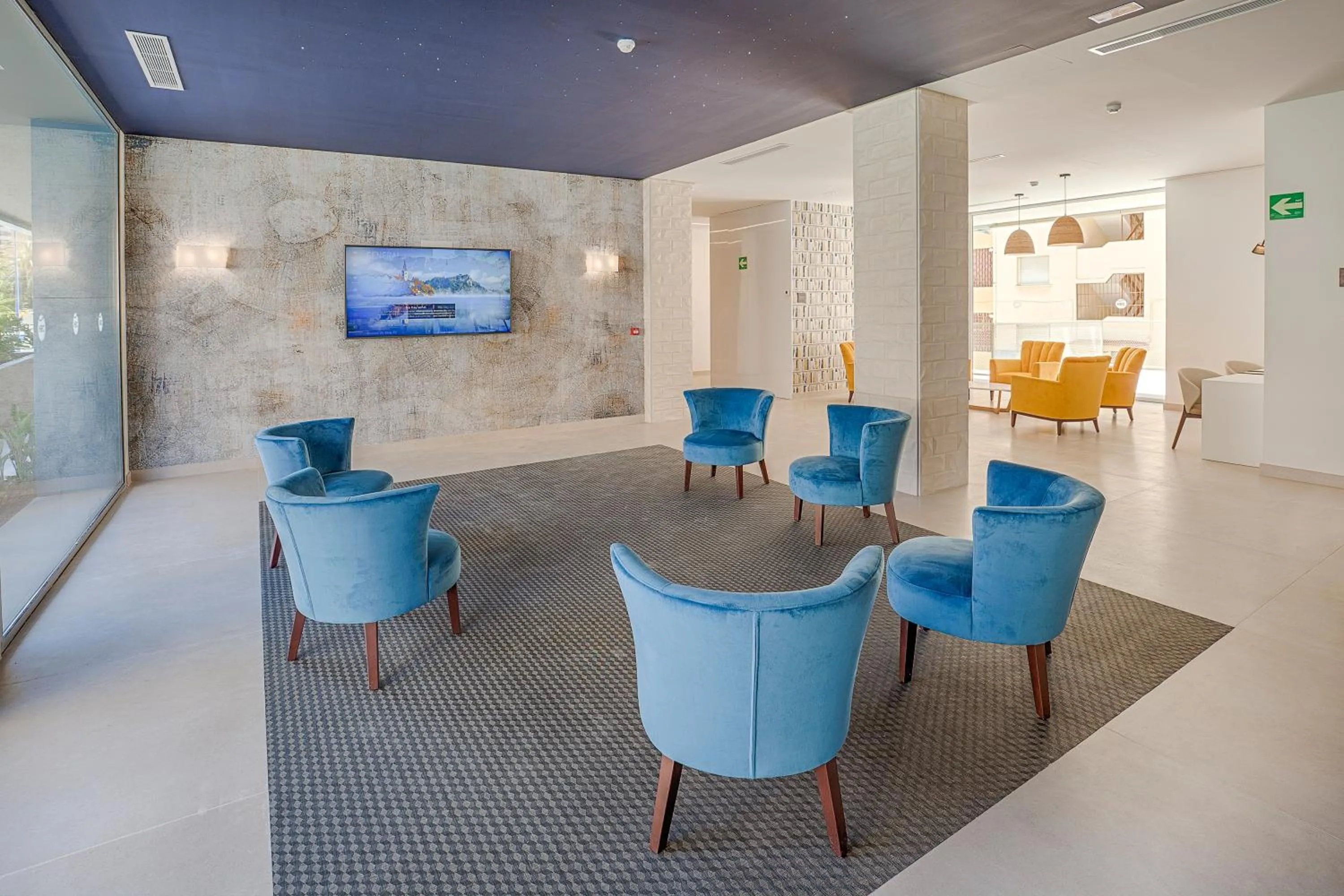 Communal lounge/ TV room in Benidorm Centre - Adults Only