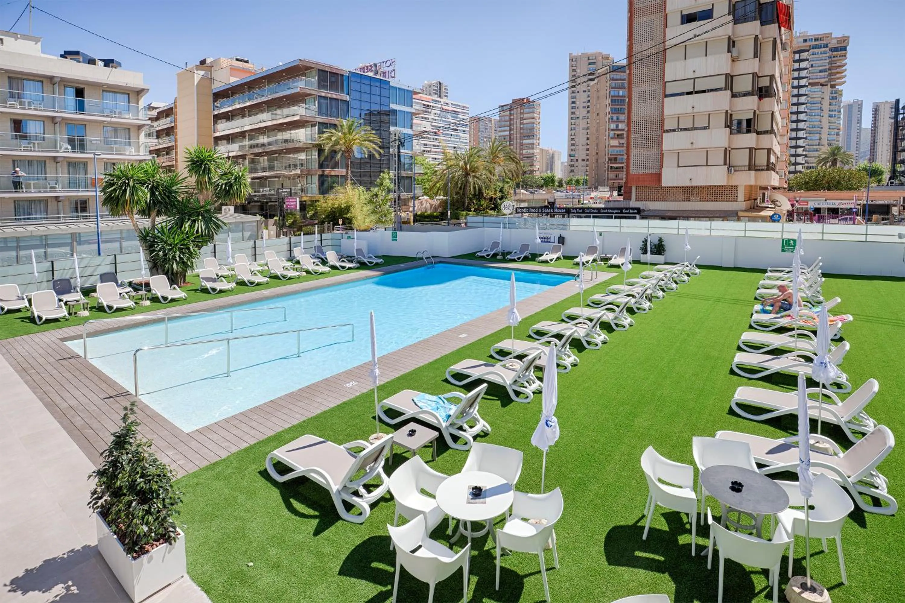 Swimming pool in Benidorm Centre - Adults Only