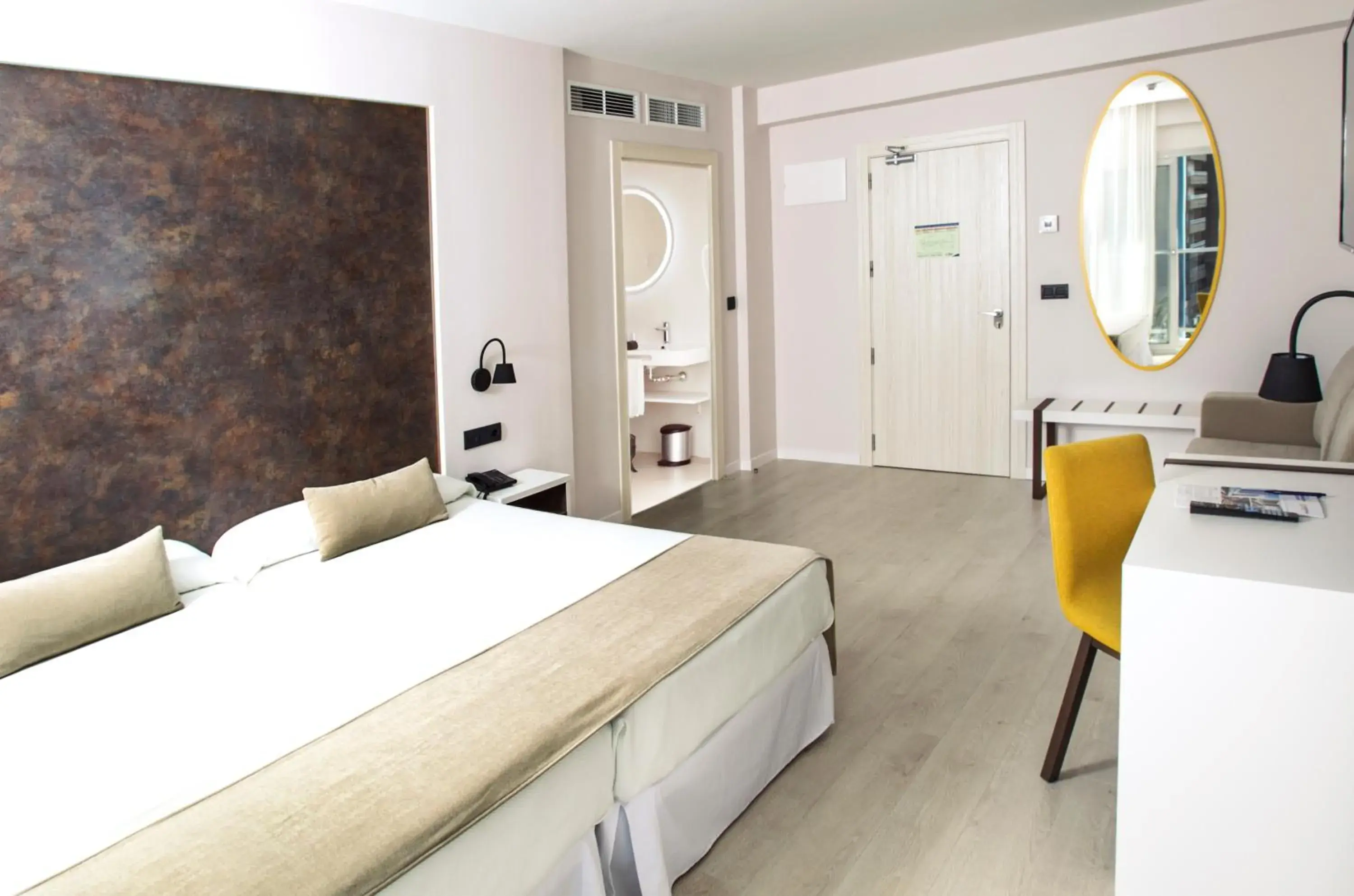 Photo of the whole room, Bed in Benidorm Centre - Adults Only Photo of the whole room, Bed in Benidorm Centre - Adults Only