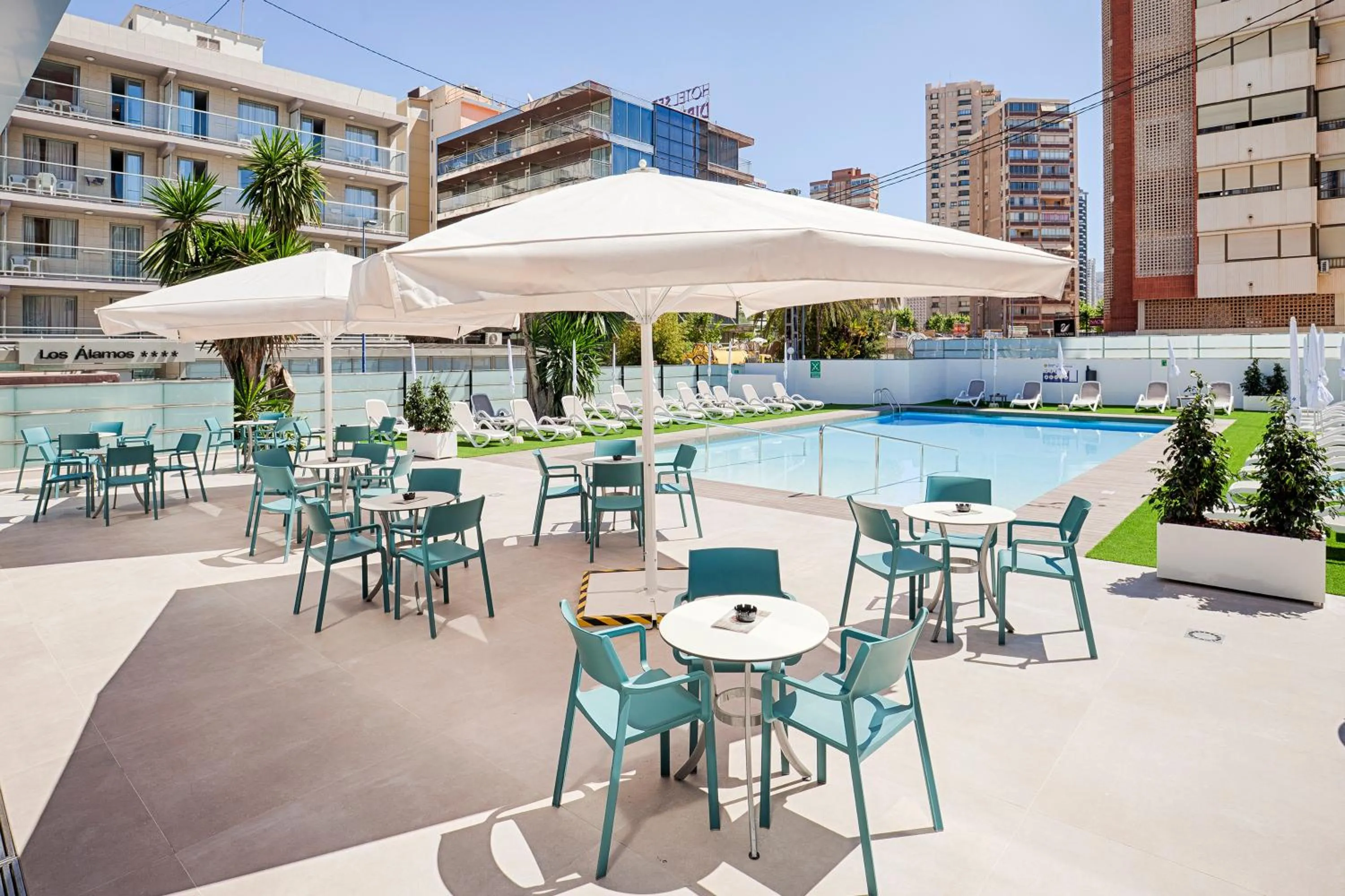 Swimming pool in Benidorm Centre - Adults Only