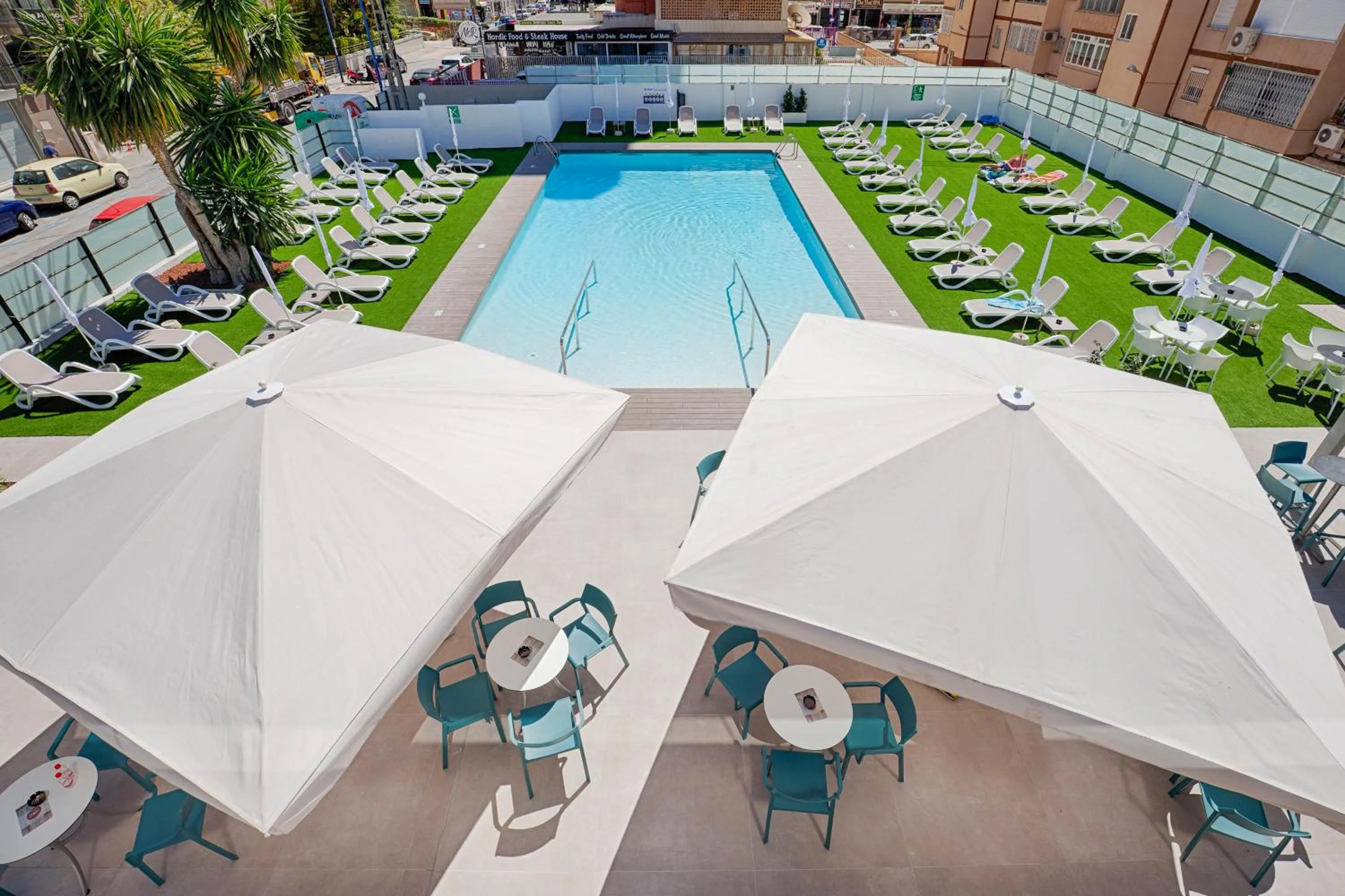 Swimming pool in Benidorm Centre - Adults Only