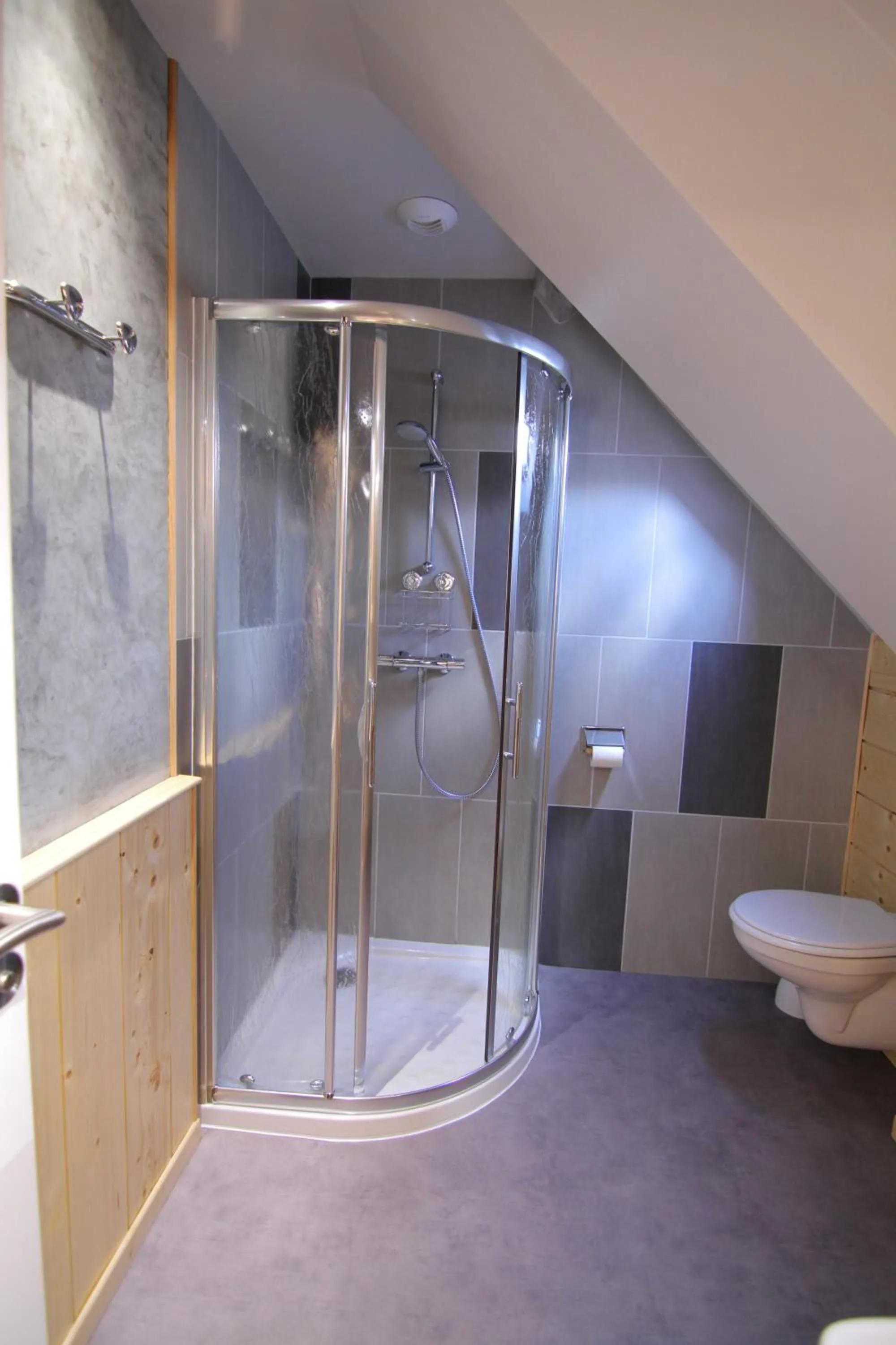 Bathroom in Auberge Le Cabaliros