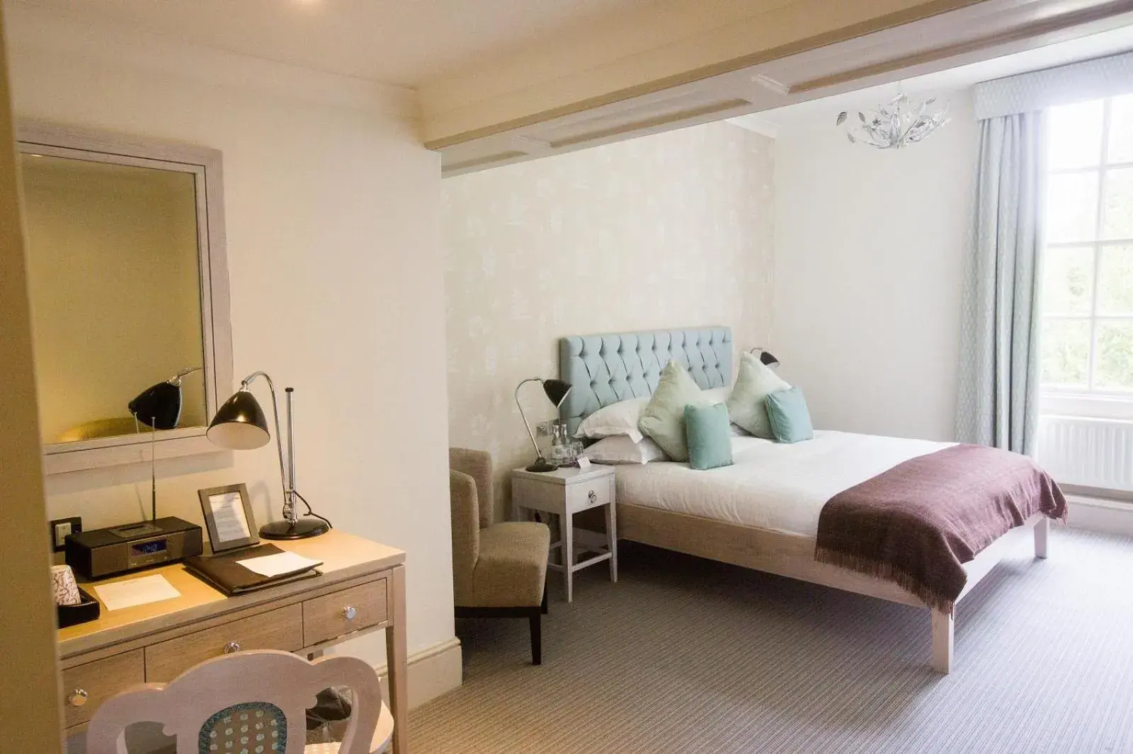 Deluxe Double Room in Stoke Place- Part of the Cairn Collection Deluxe Double Room in Stoke Place- Part of the Cairn Collection