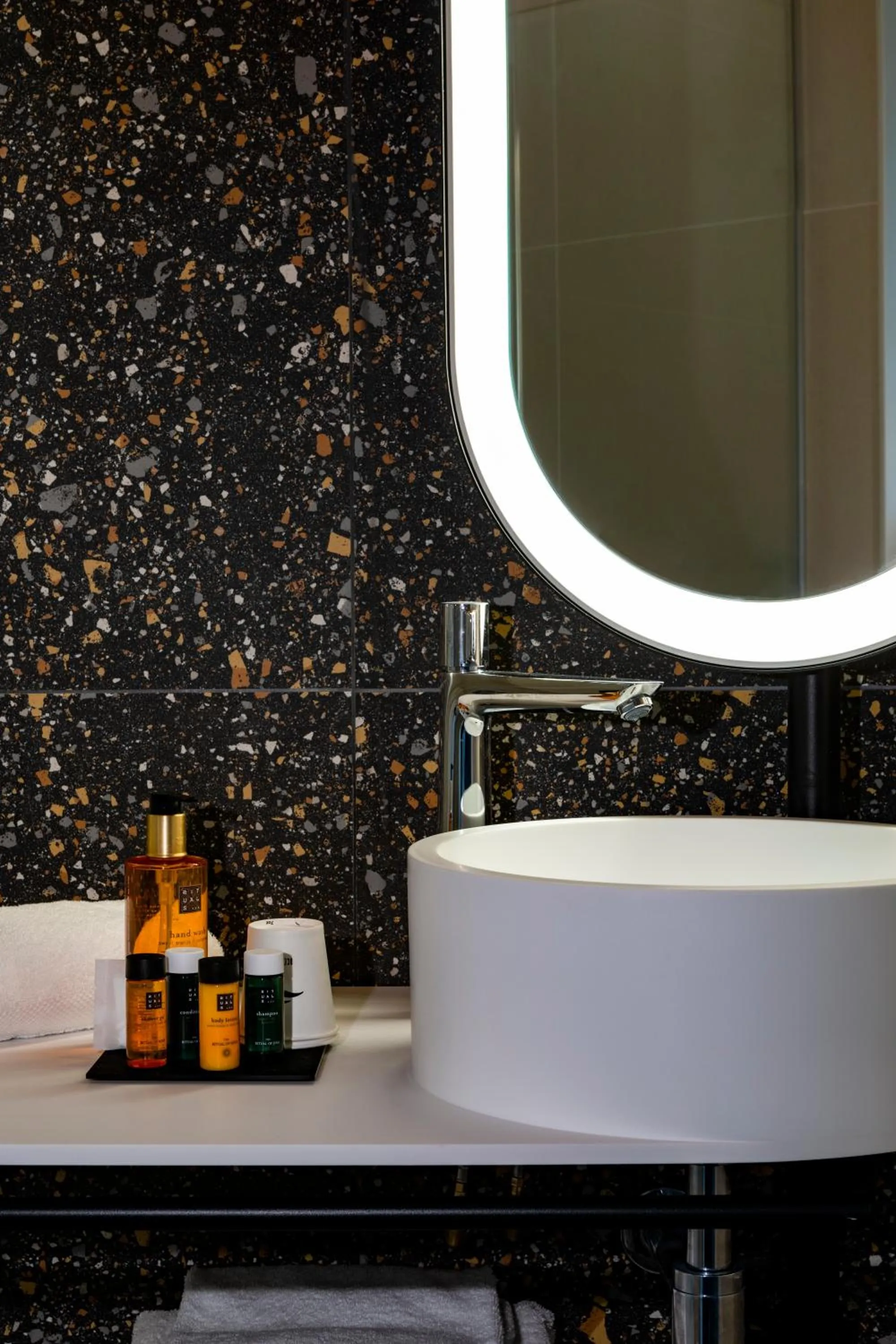 Bathroom in Hôtel & Spa Oceania Le Conti