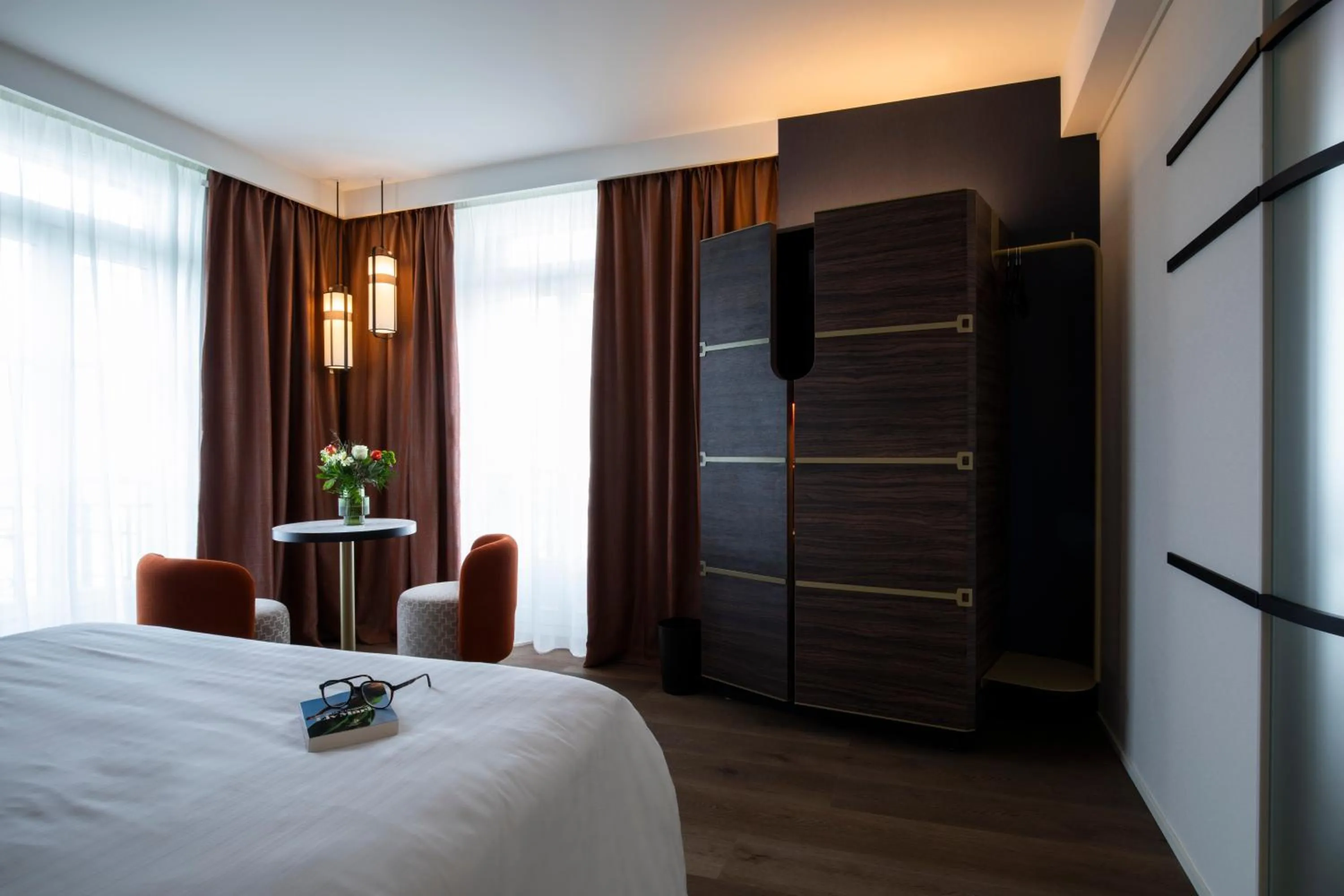 Bedroom, Bed in Hôtel & Spa Oceania Le Conti